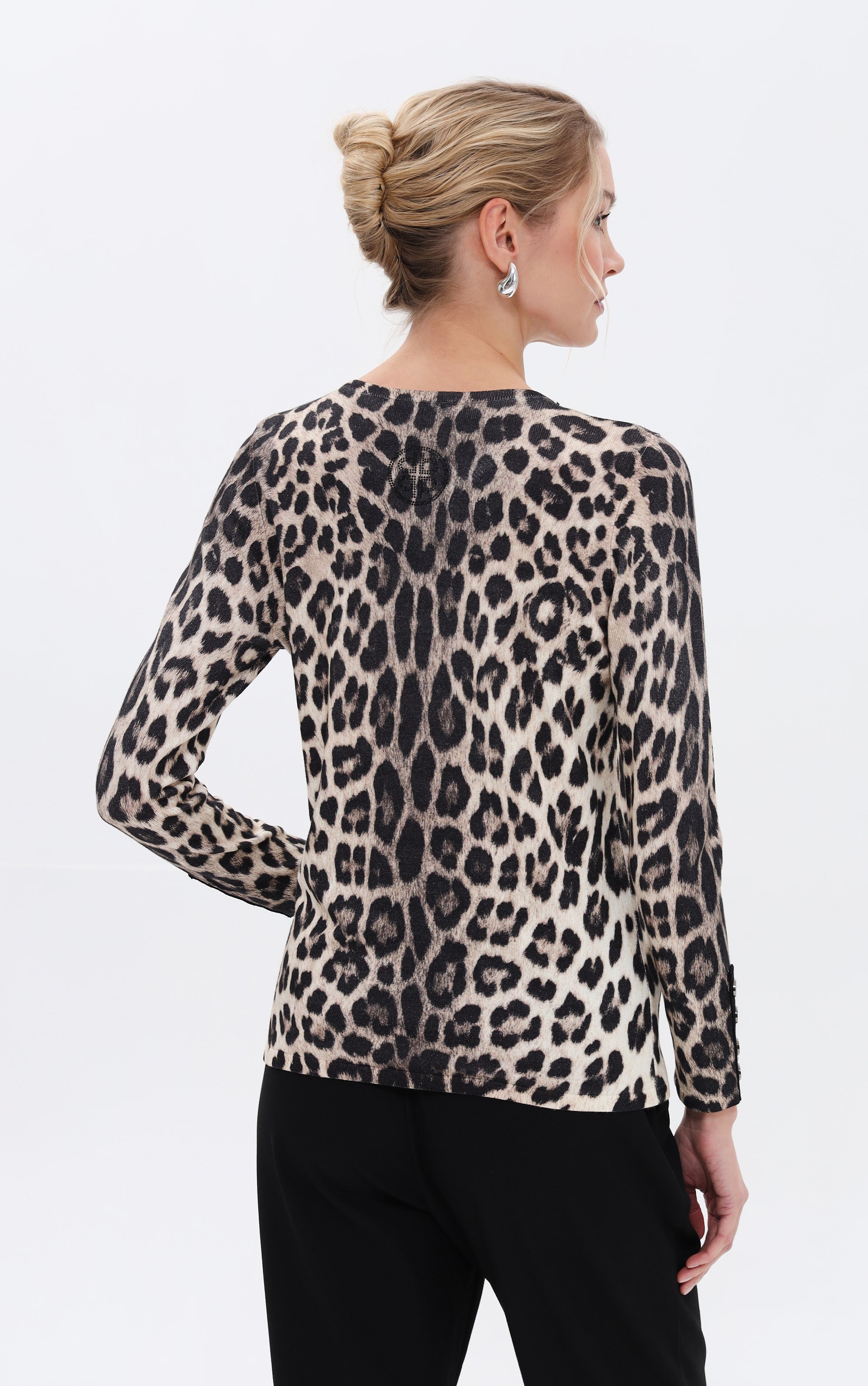 Rundhalspullover mit Leoprint