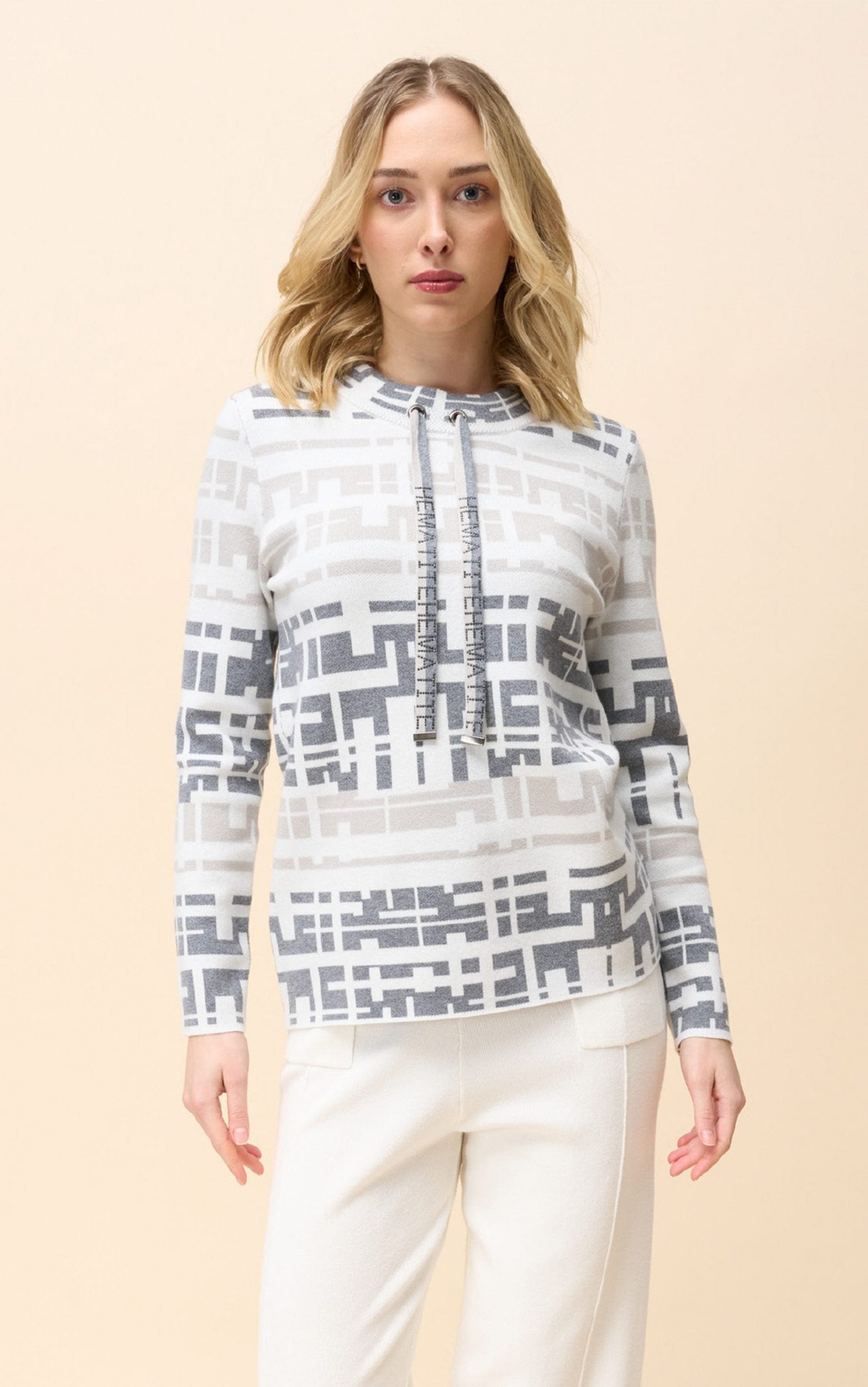 Strickpullover mit geometrischem Muster und Strassdetails