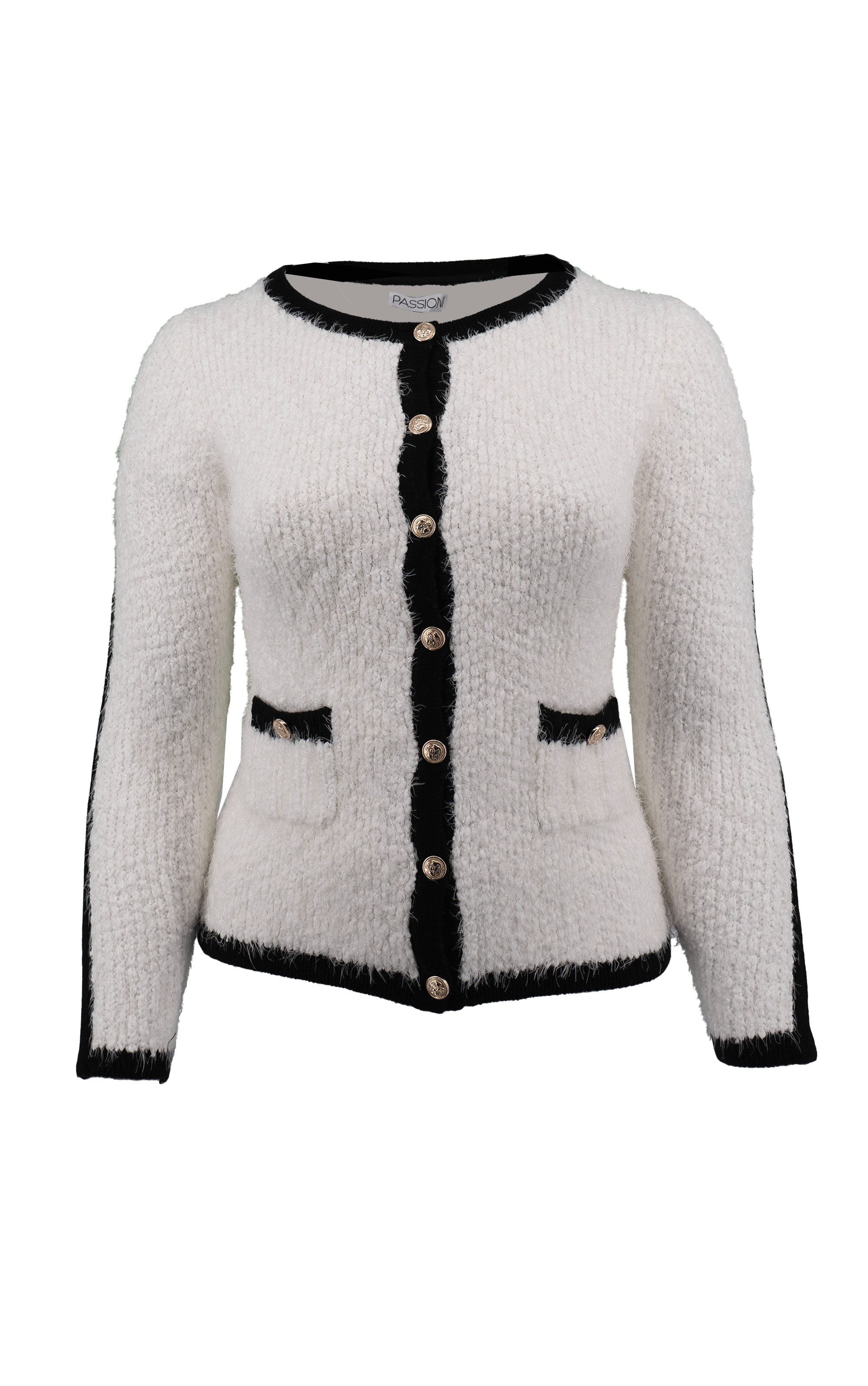 Kuscheliger Cardigan mit Kontraststreifen und Knöpfen