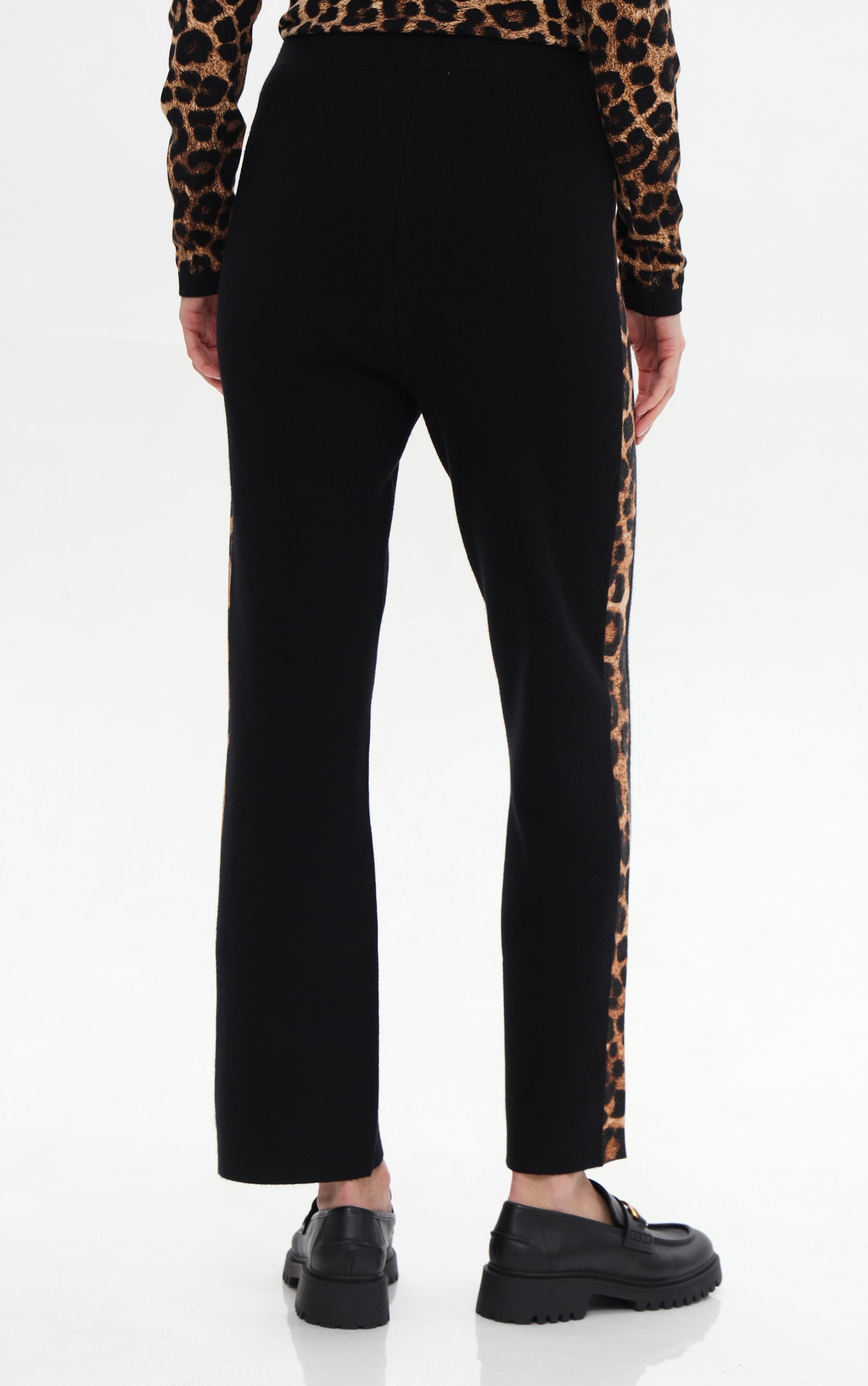 Strickhose mit Leodetails