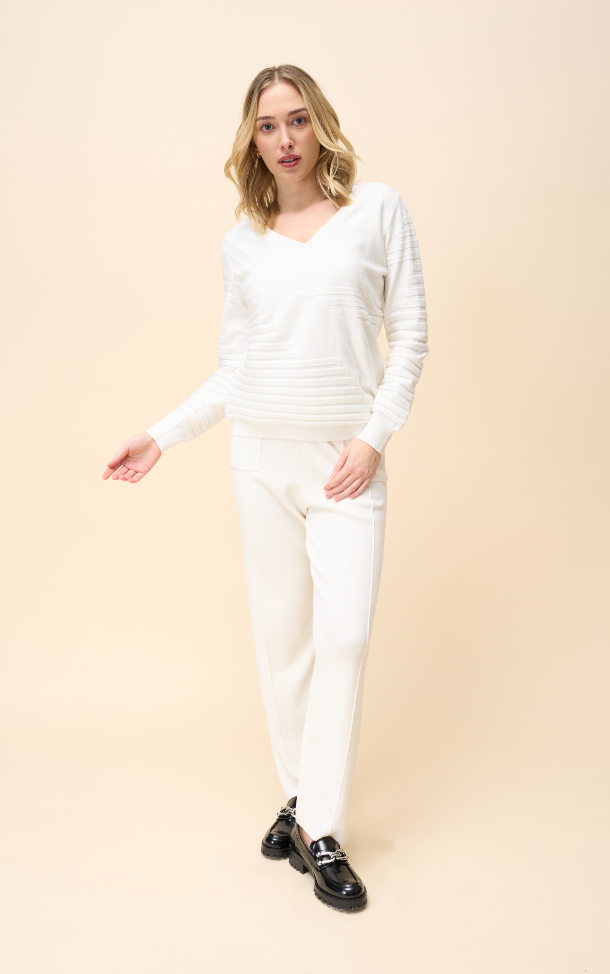 Strickpullover mit Streifenstruktur