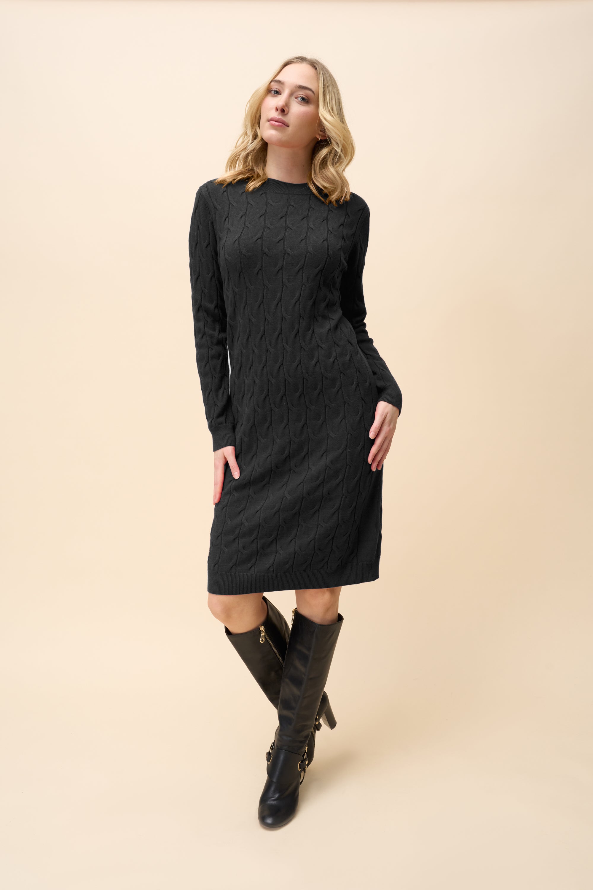 Strickkleid mit Zopfmuster