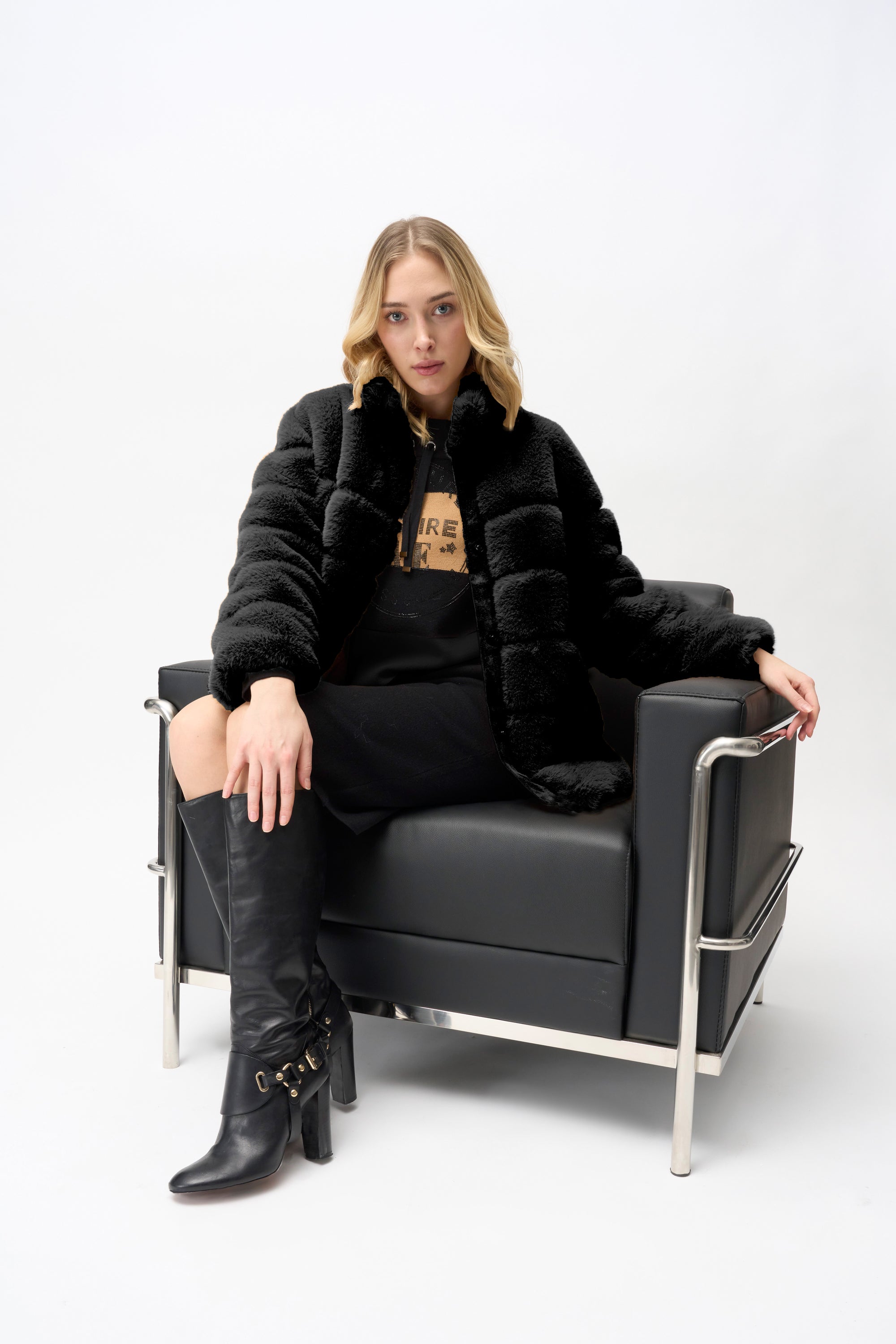 Kunstfell Steppjacke in zartem Hellviolett oder Schwarz