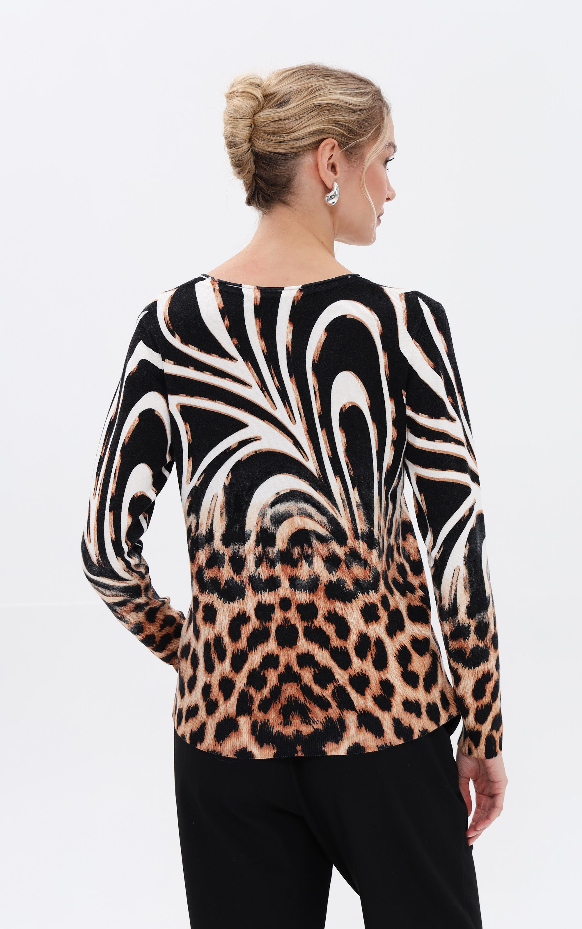 Rundhalspullover im Animalprint-Mix