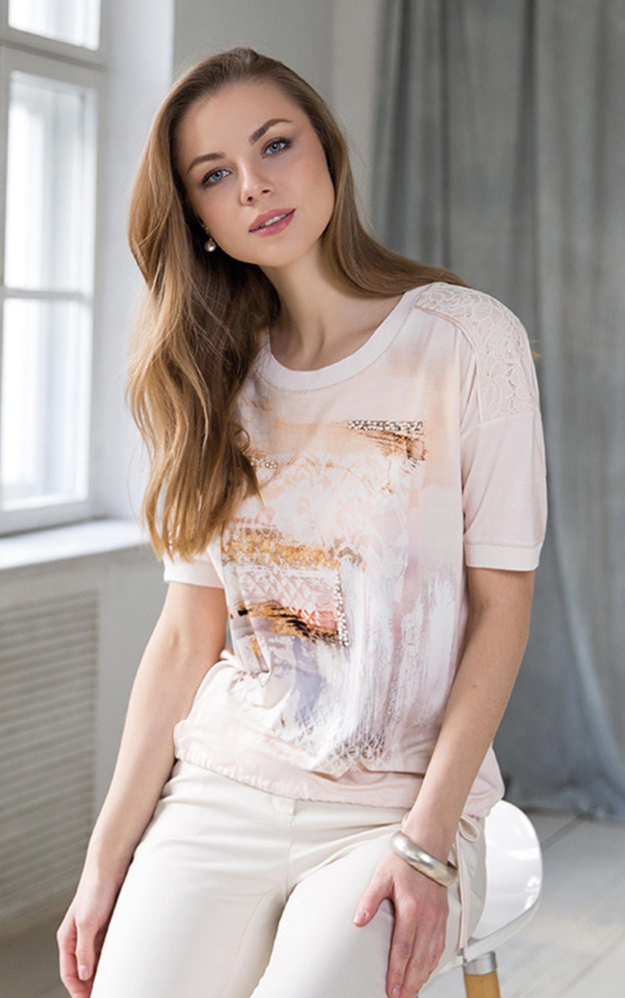 T-Shirt mit Spitzendetails