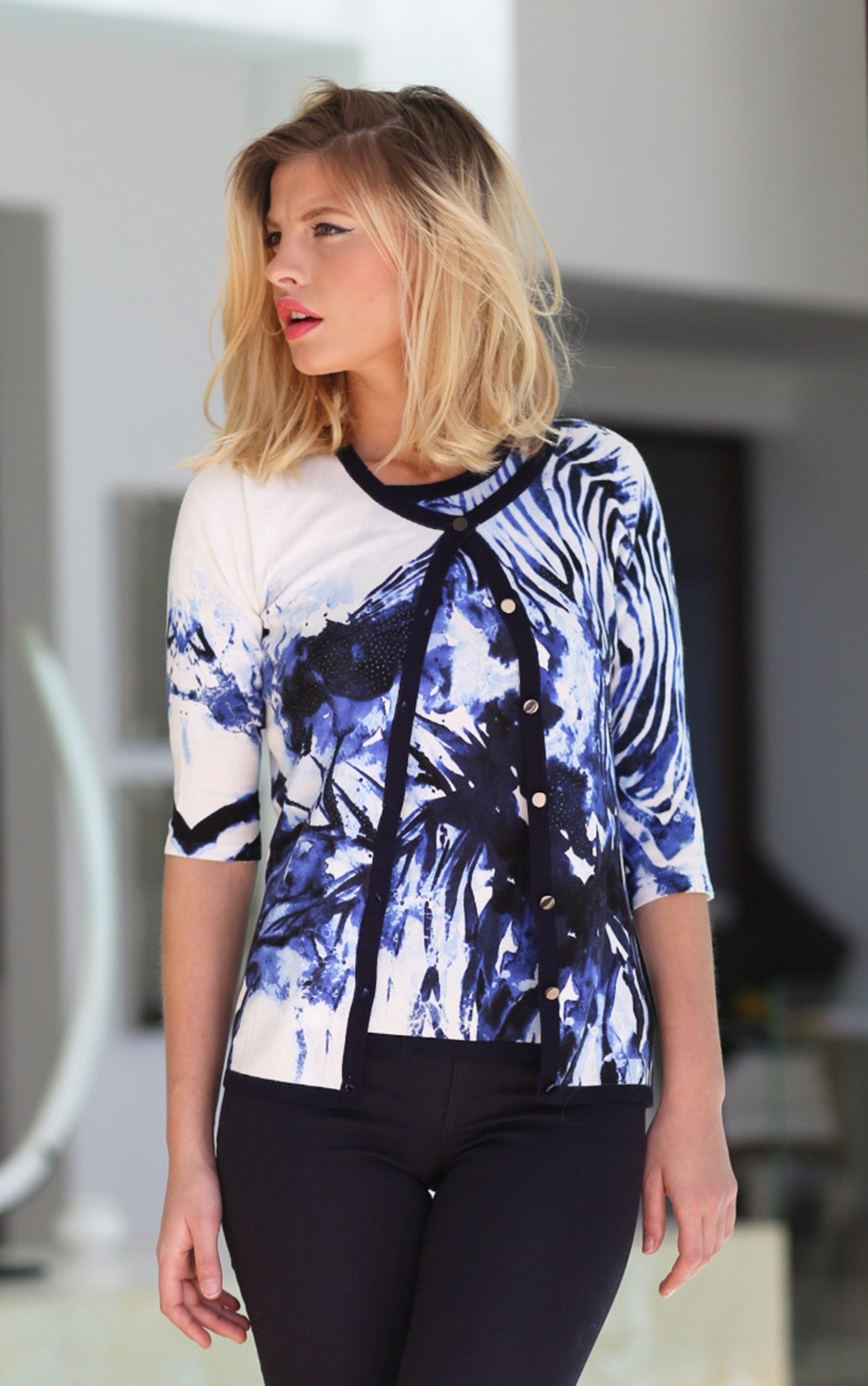 Twinset mit 3/4 Arm und abstraktem Design mit Zebra