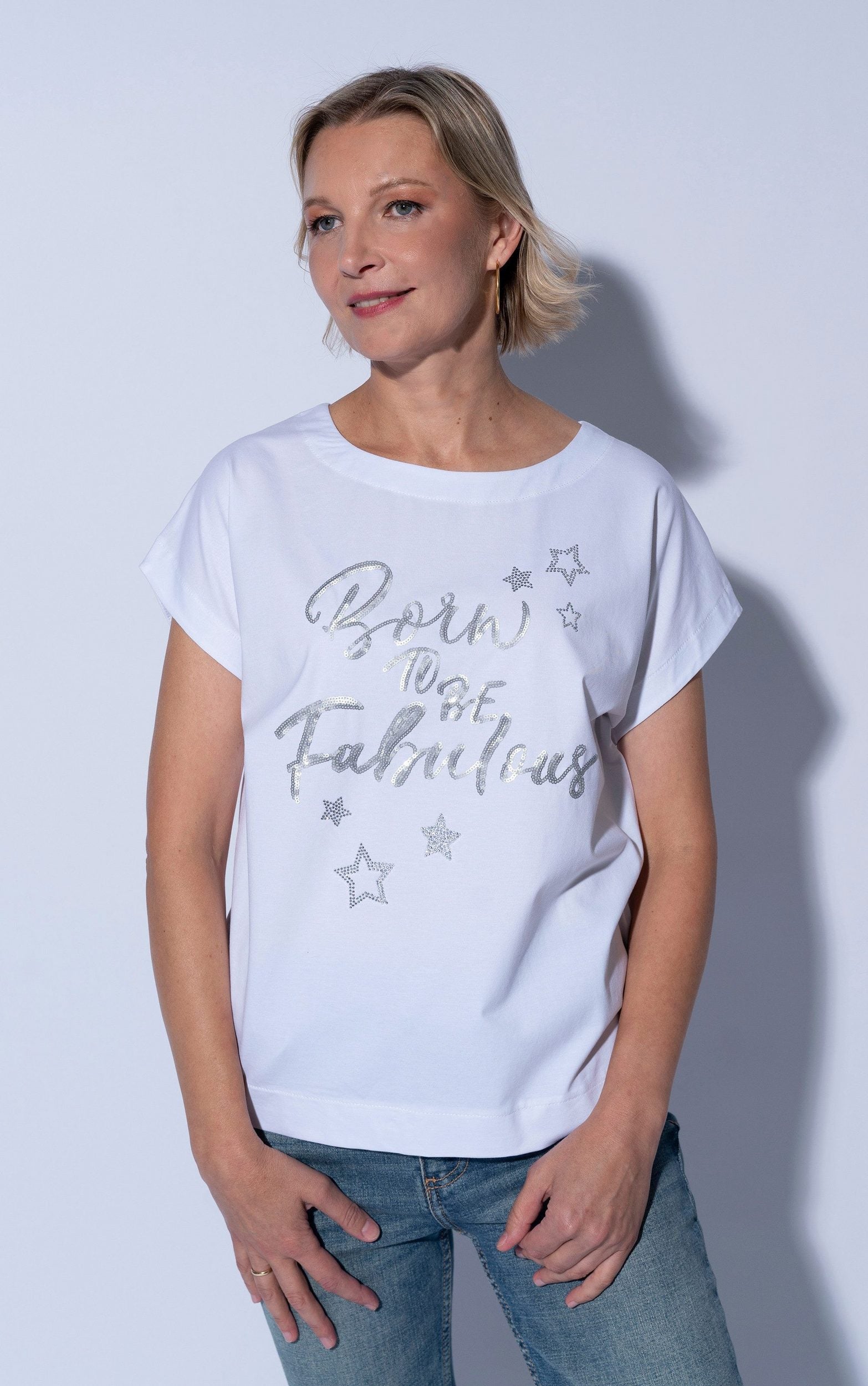 T-Shirt mit Schriftzug aus Pailletten und Glitzersteinen