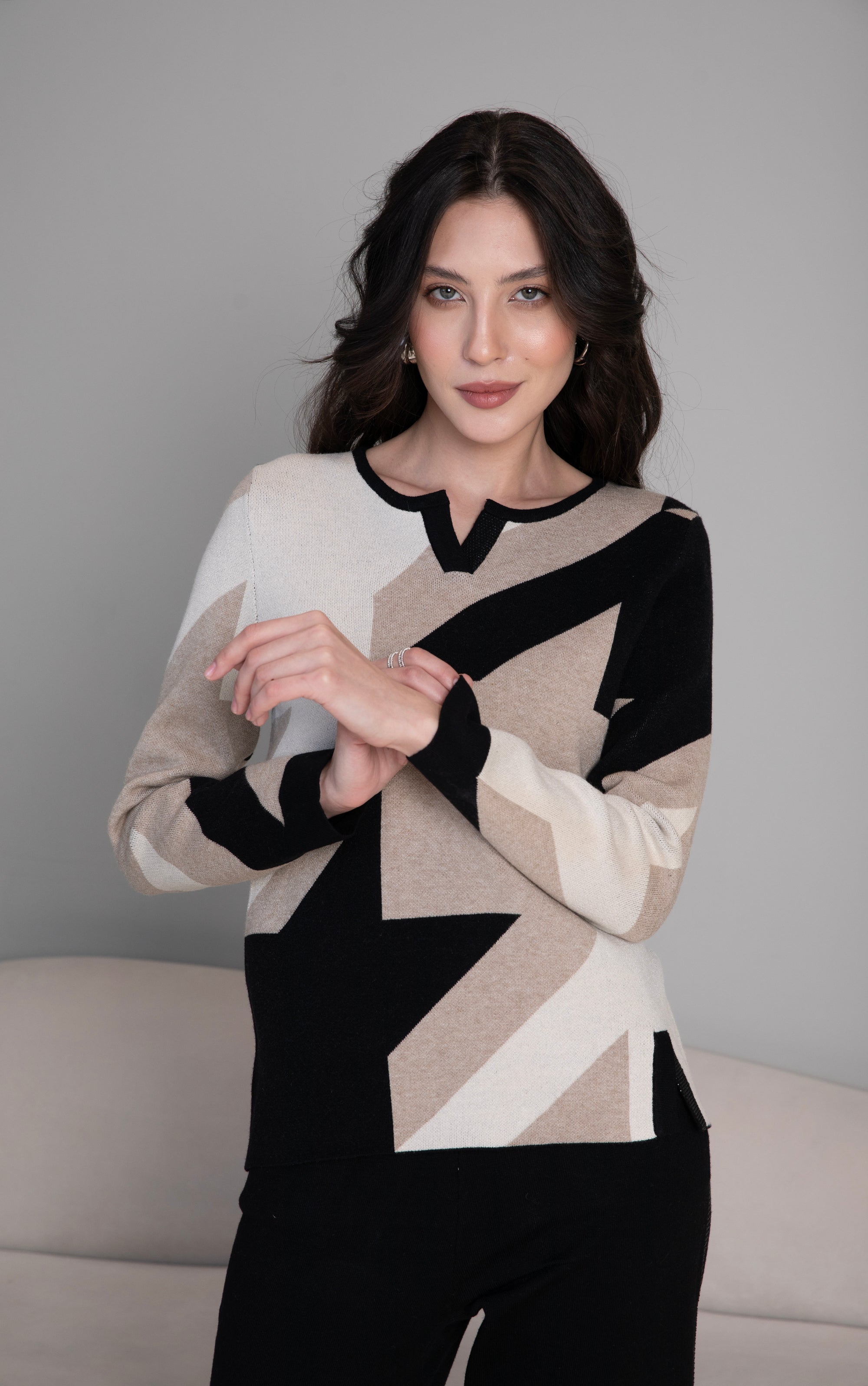 Strickpullover abstraktem Muster