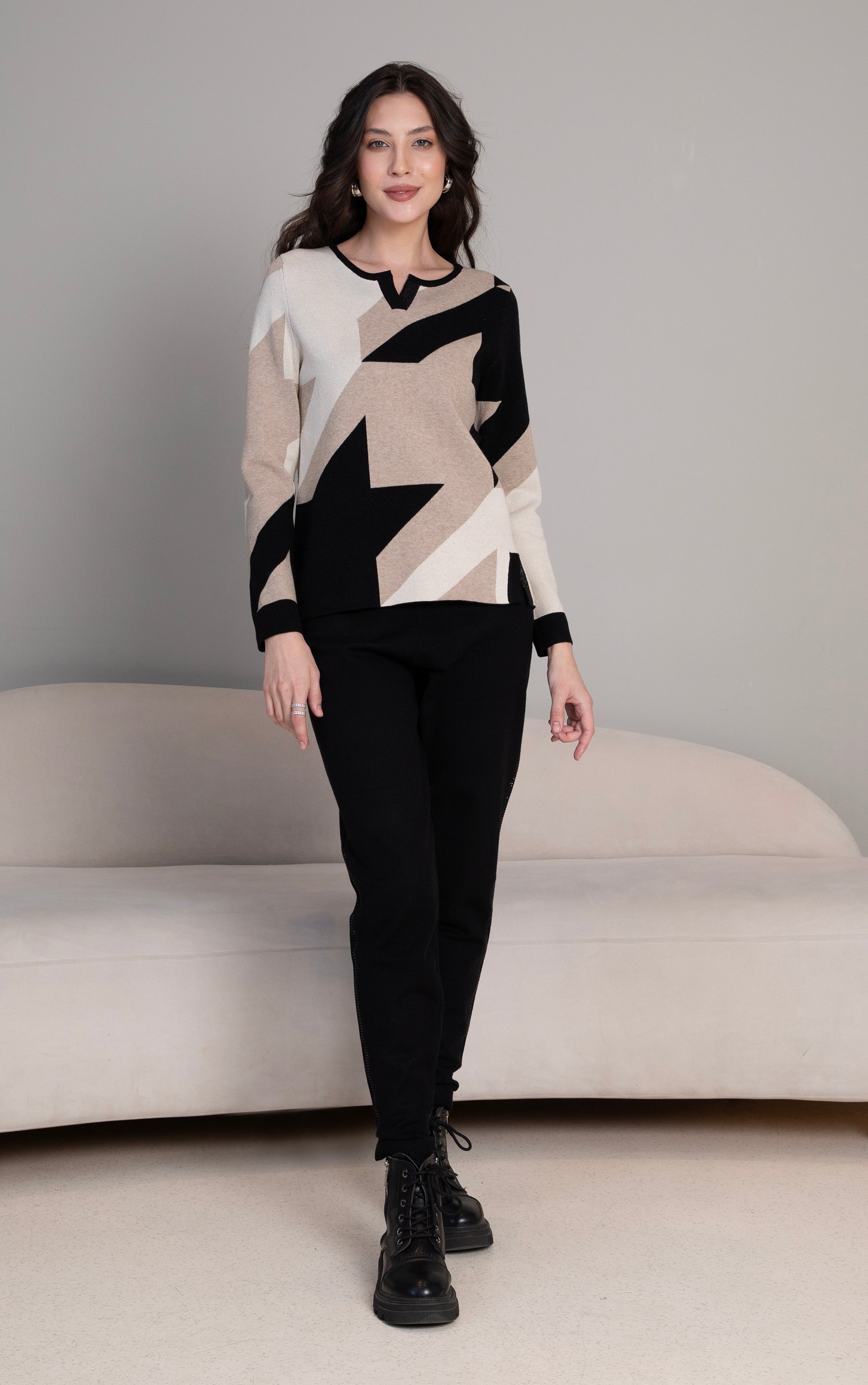 Strickpullover abstraktem Muster
