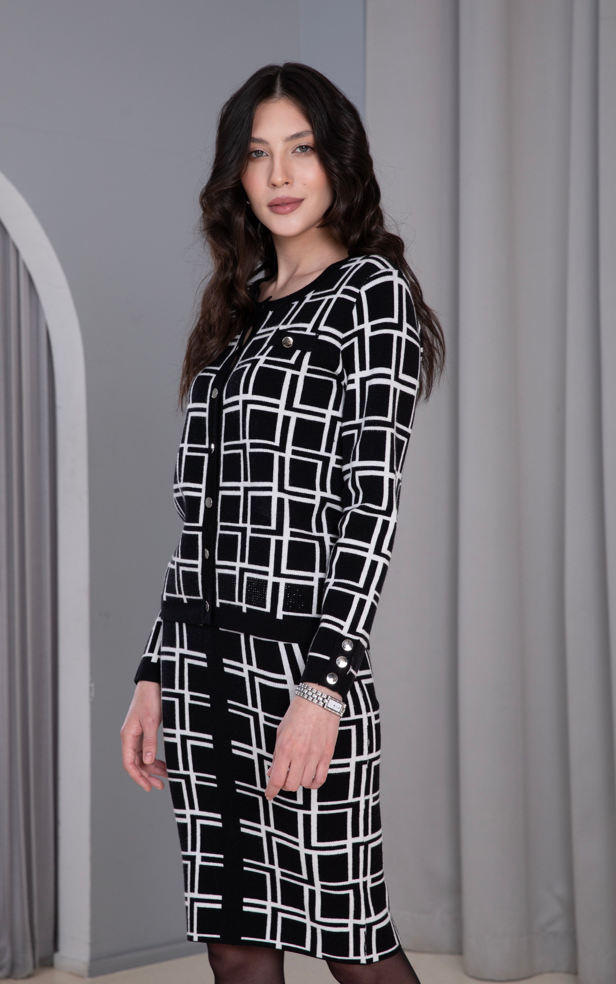 Strickjacke mit geometrischem Muster
