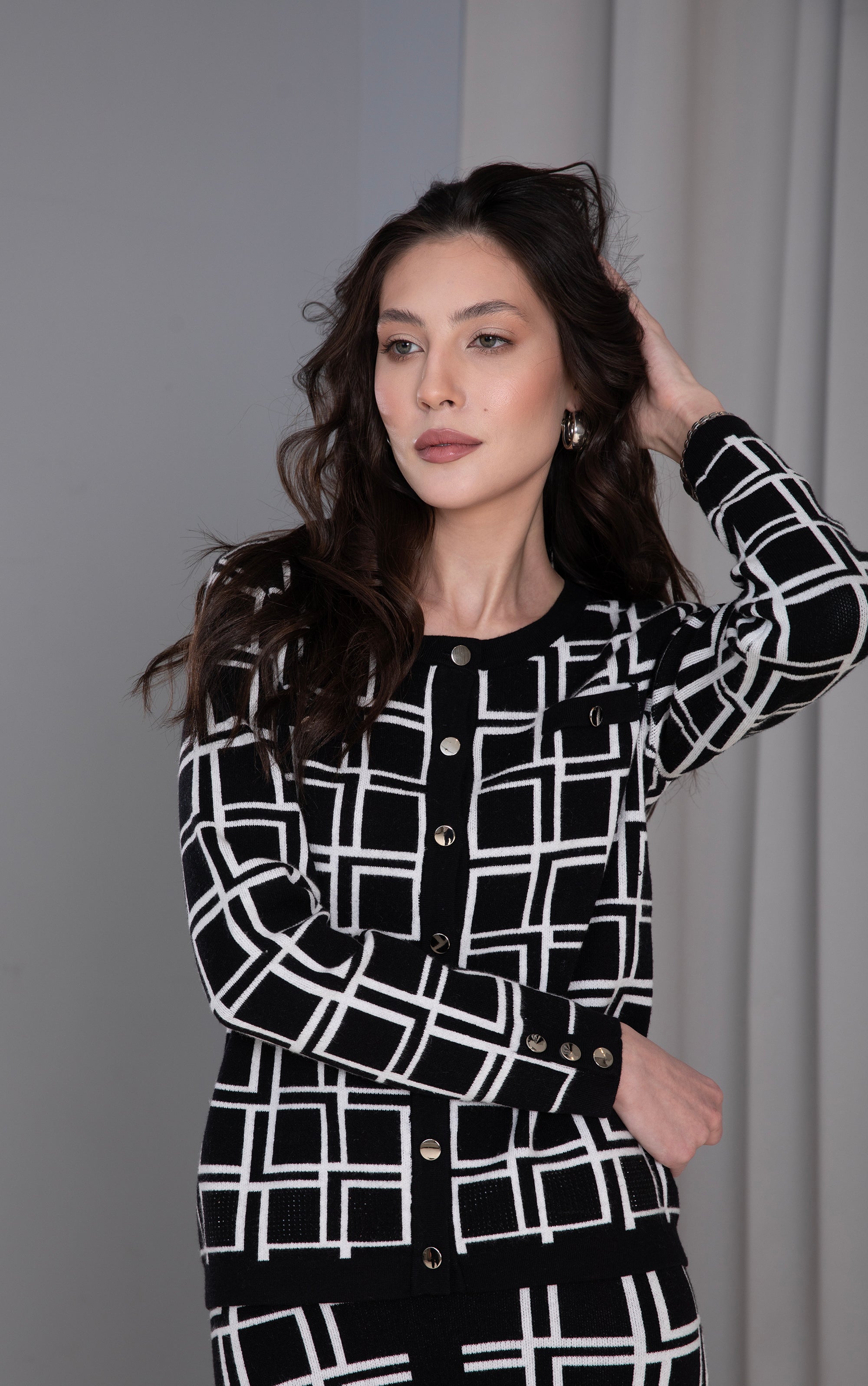 Strickjacke mit geometrischem Muster