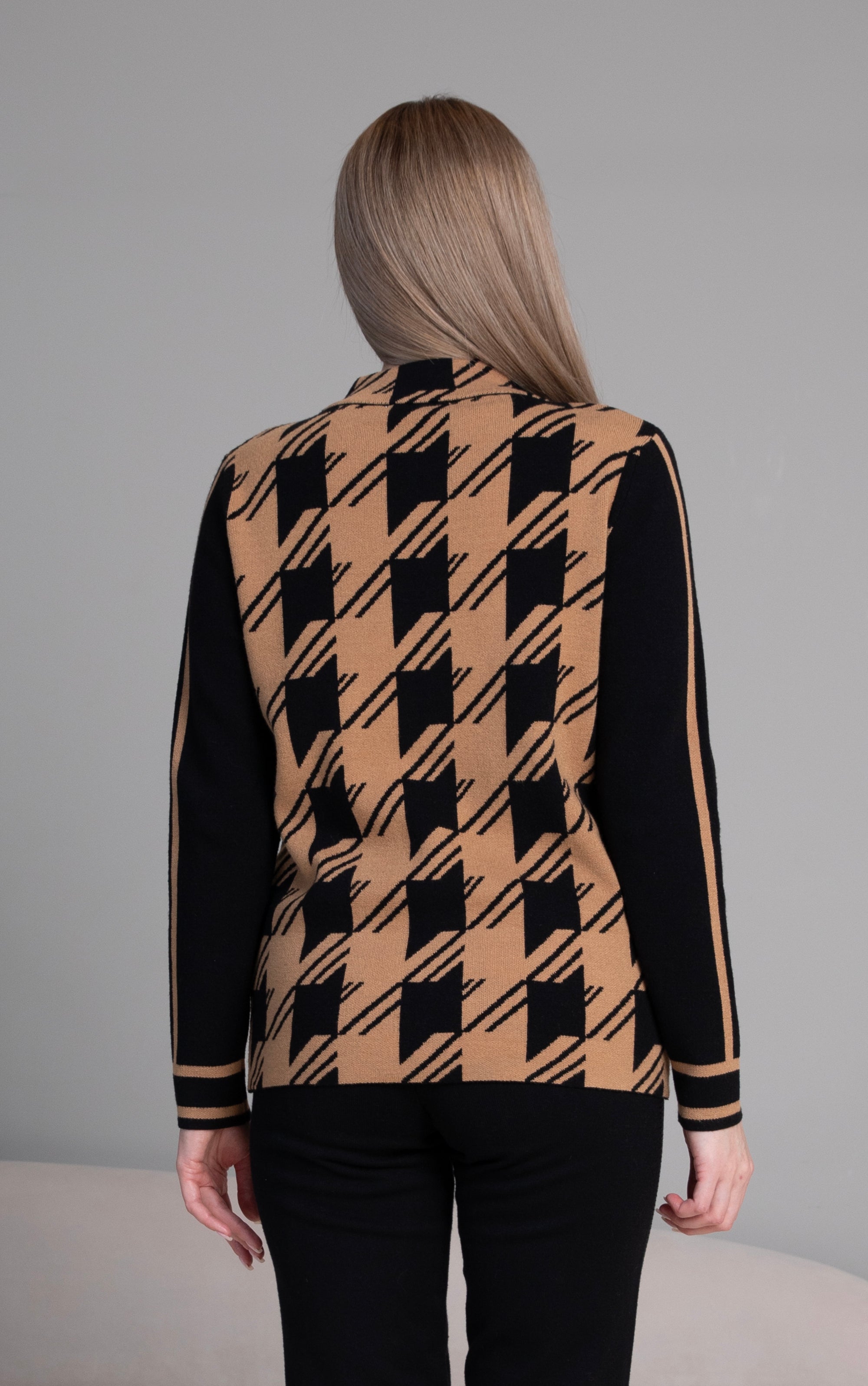 Strickjacke mit Karomuster