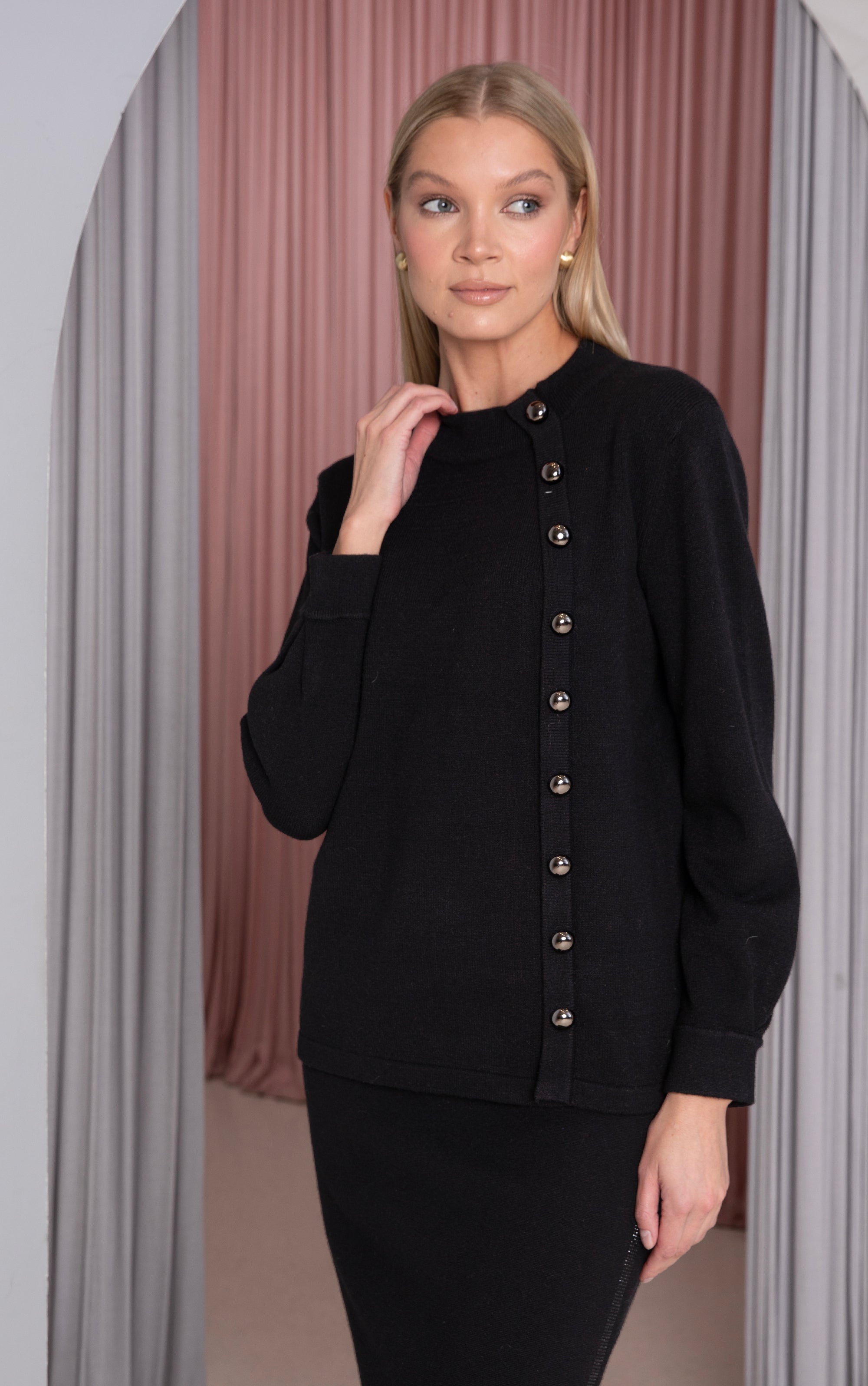 Pullover mit seitlicher Knopfleiste