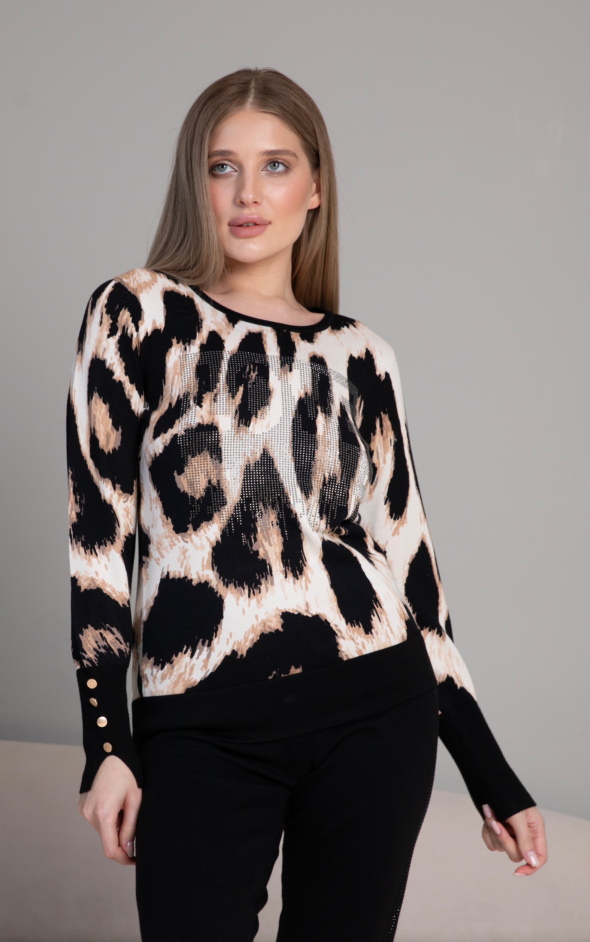 Strickpullover mit Tiermuster und Strassdetails