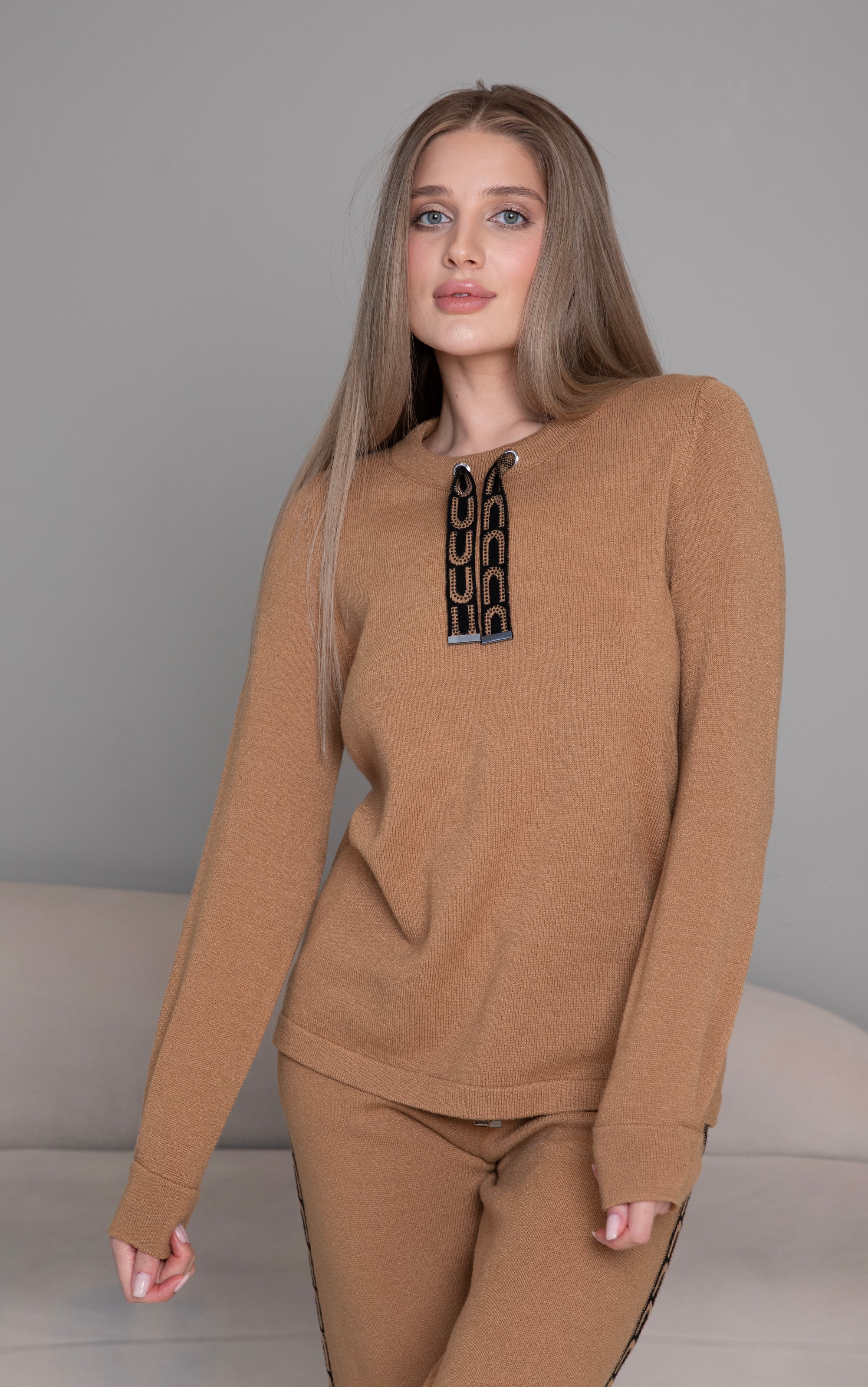 Feinstrick Pullover mit Kordelzug