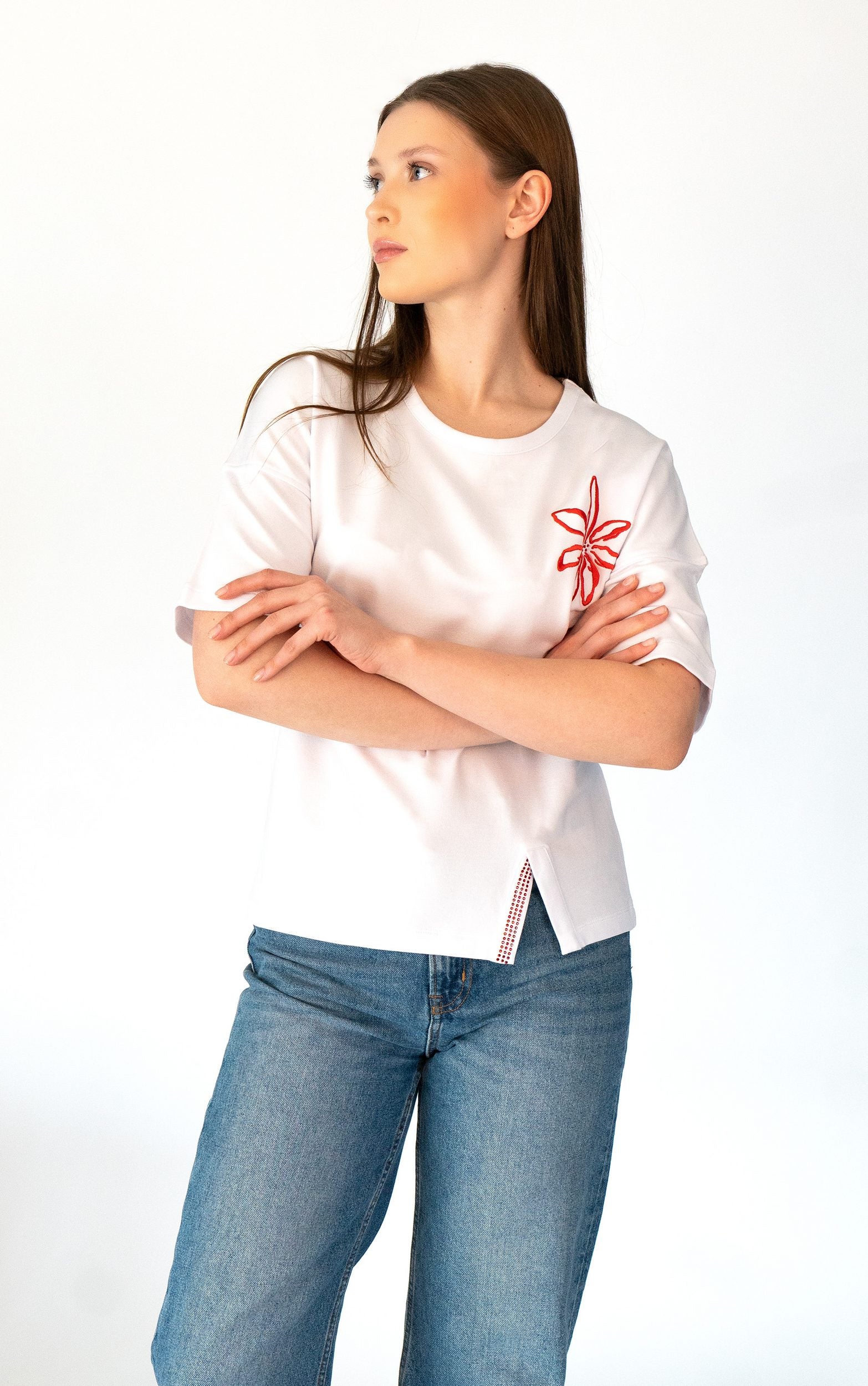 T-Shirt mit Blumenstickerei
