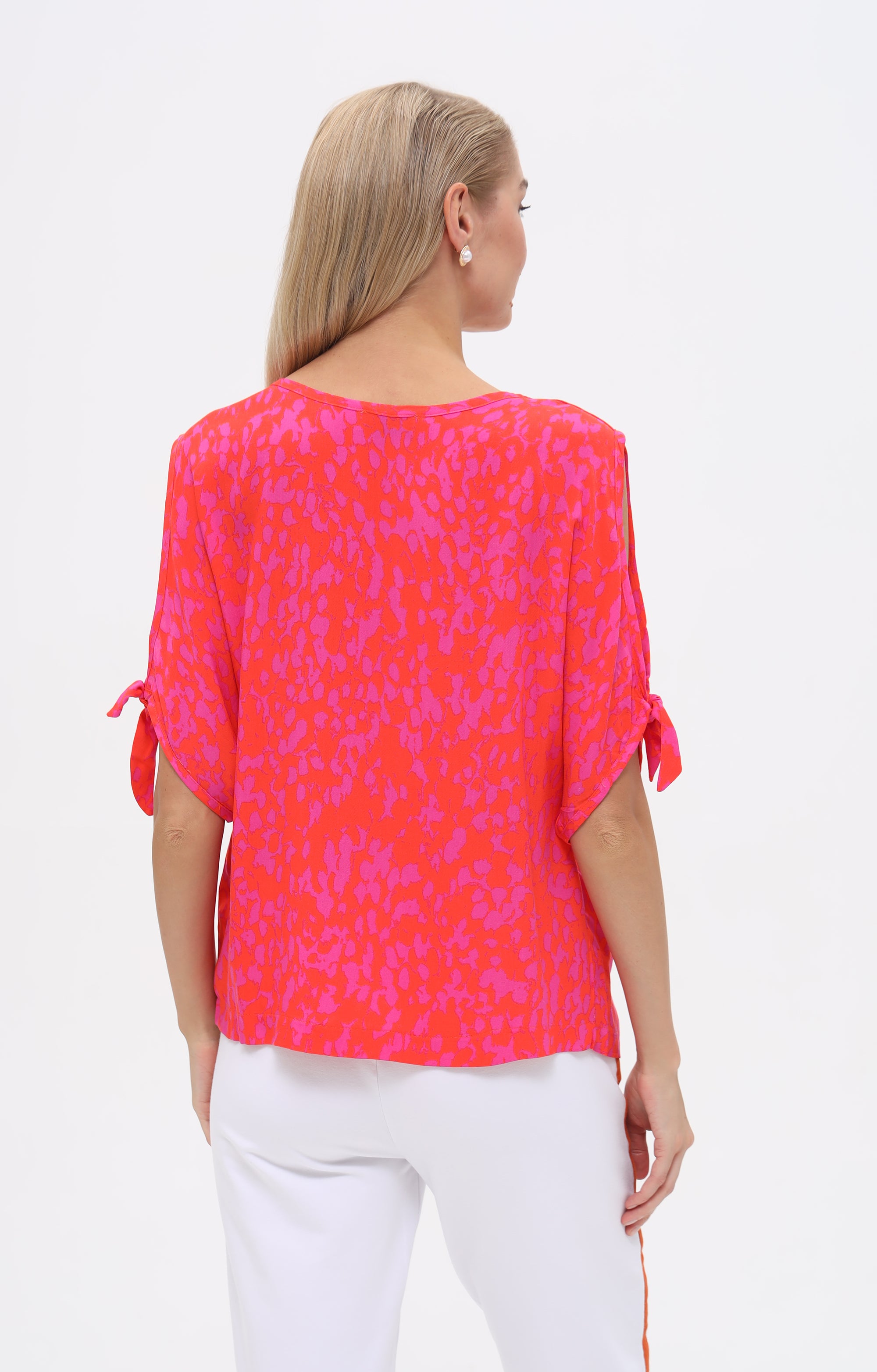 T-Shirt mit abstraktem Print und Bindedetails