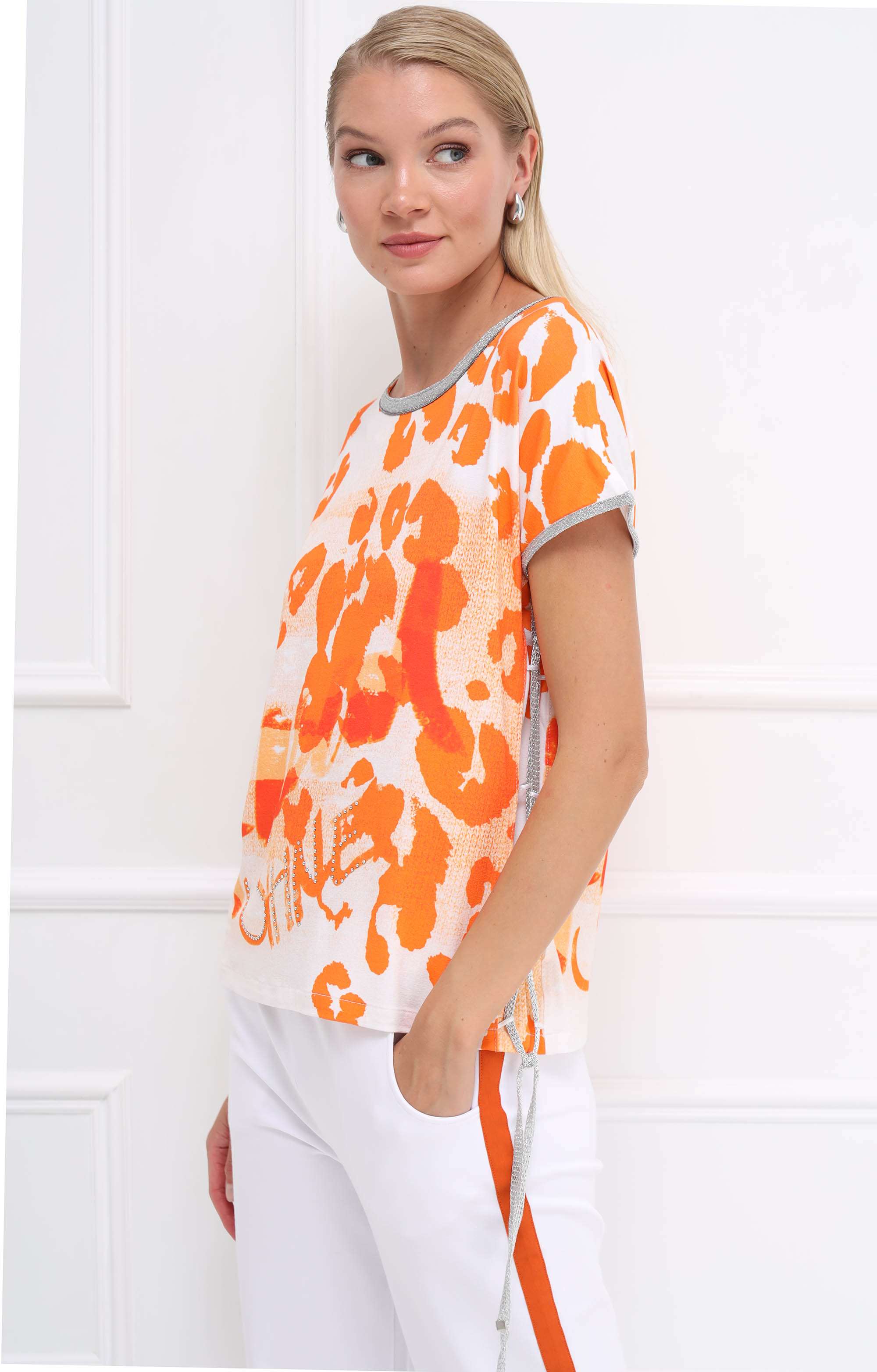T-Shirt mit Leoprint und Glitzer Details