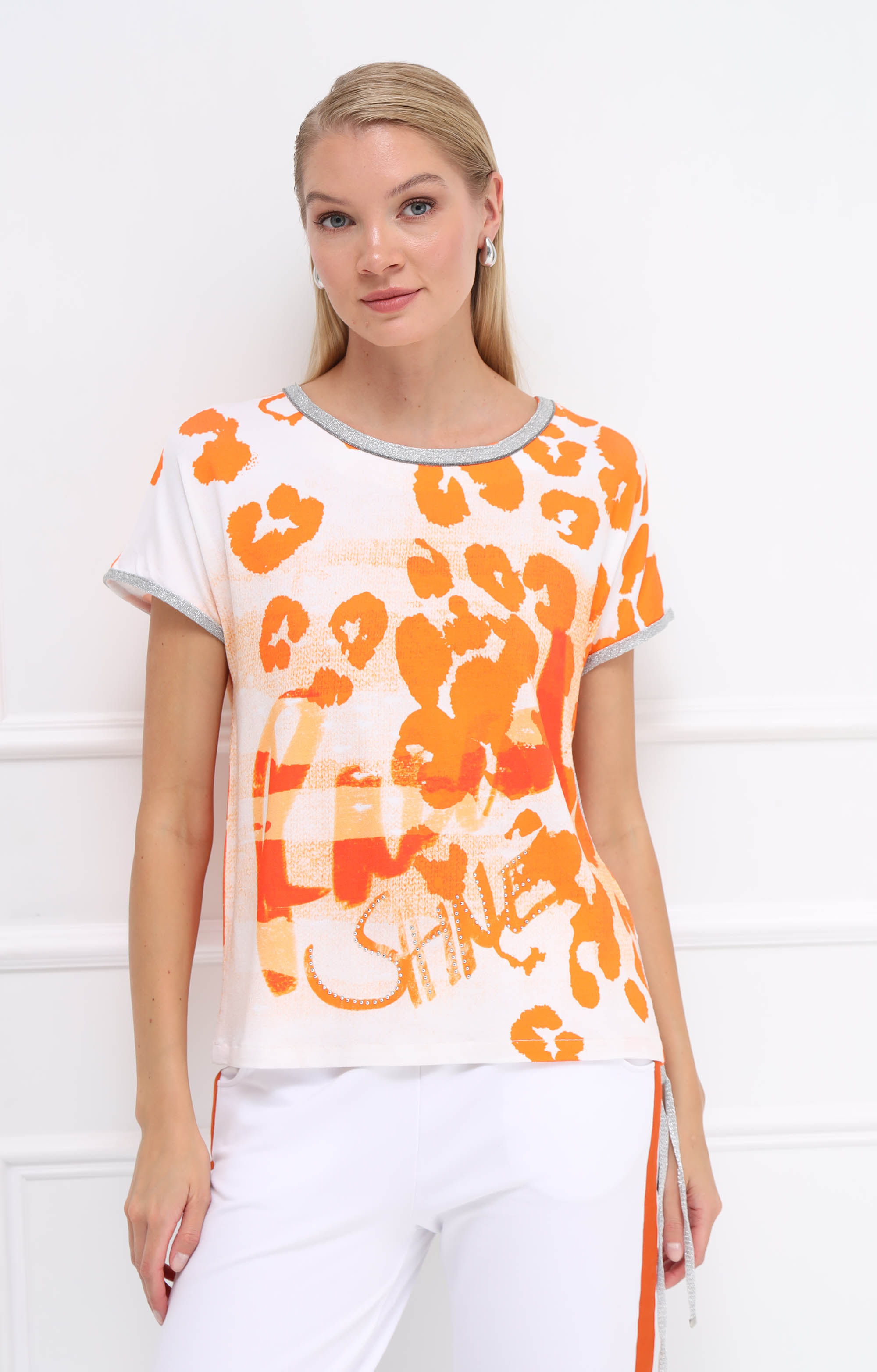 T-Shirt mit Leoprint und Glitzer Details
