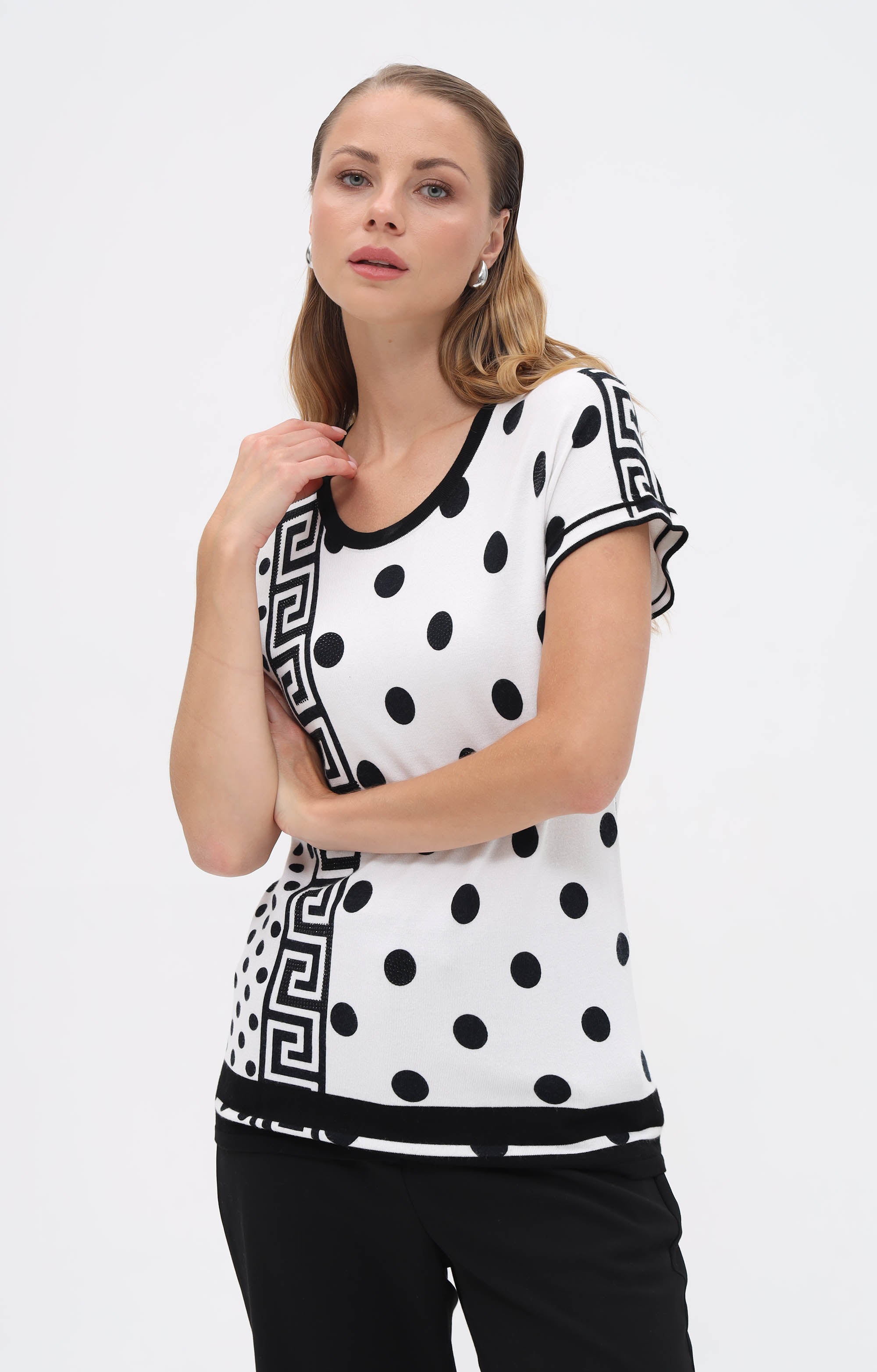 T-Shirt mit geometrischem Ornamentmuster und Punkten