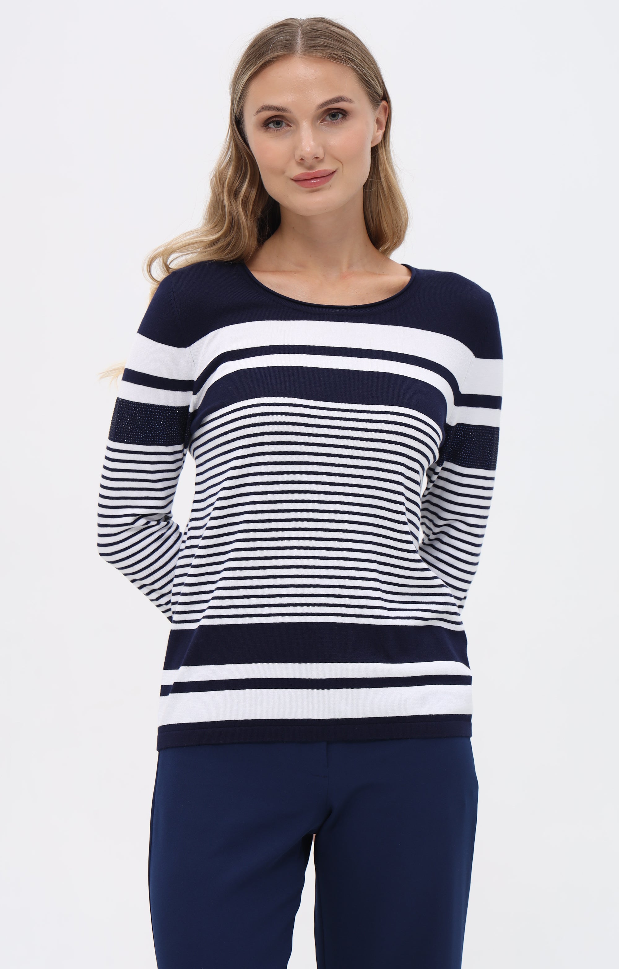 Pullover mit Ringel-Muster und Strassdetails