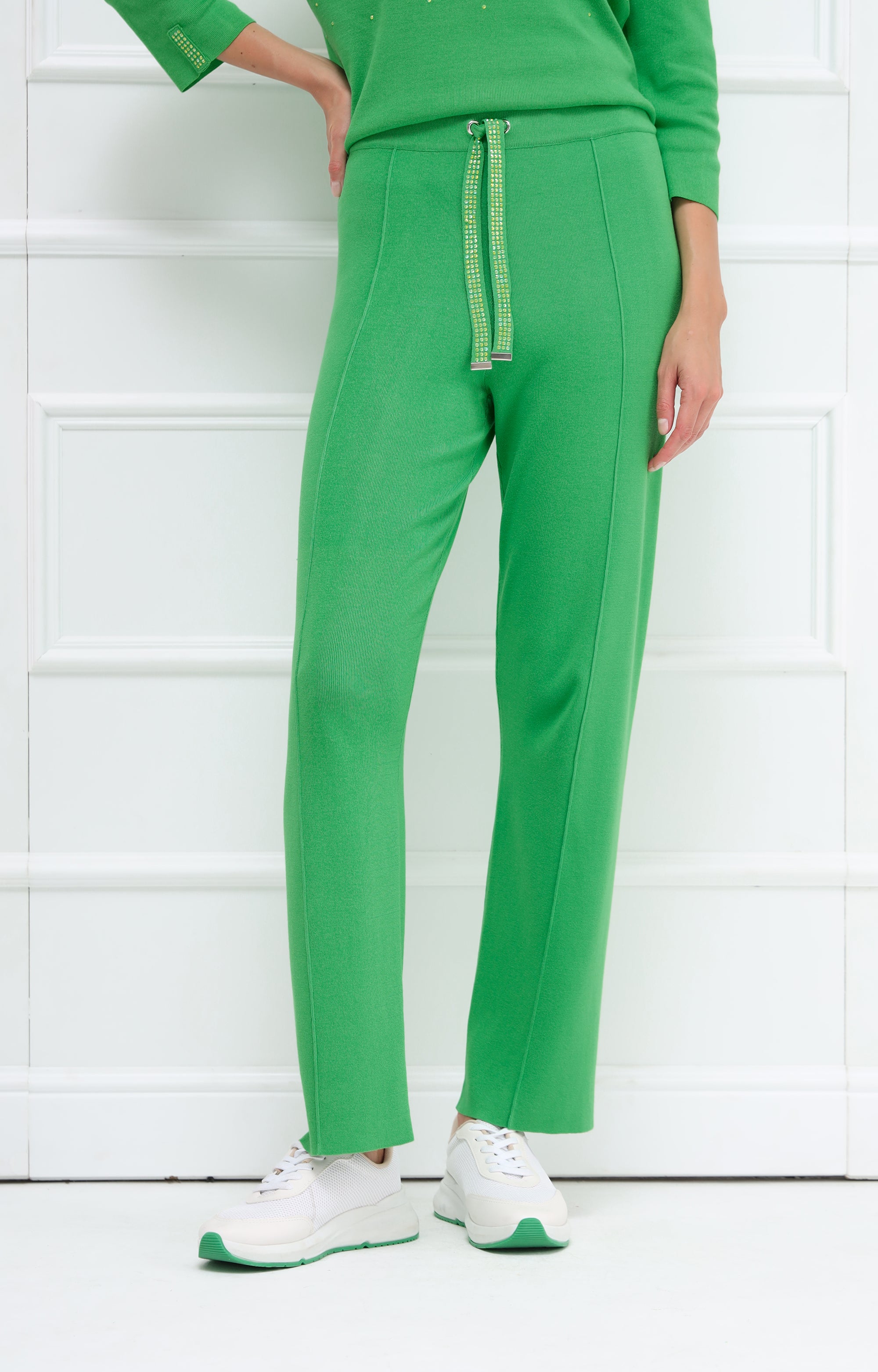 Hose mit glitzernden Strass-Kordeln