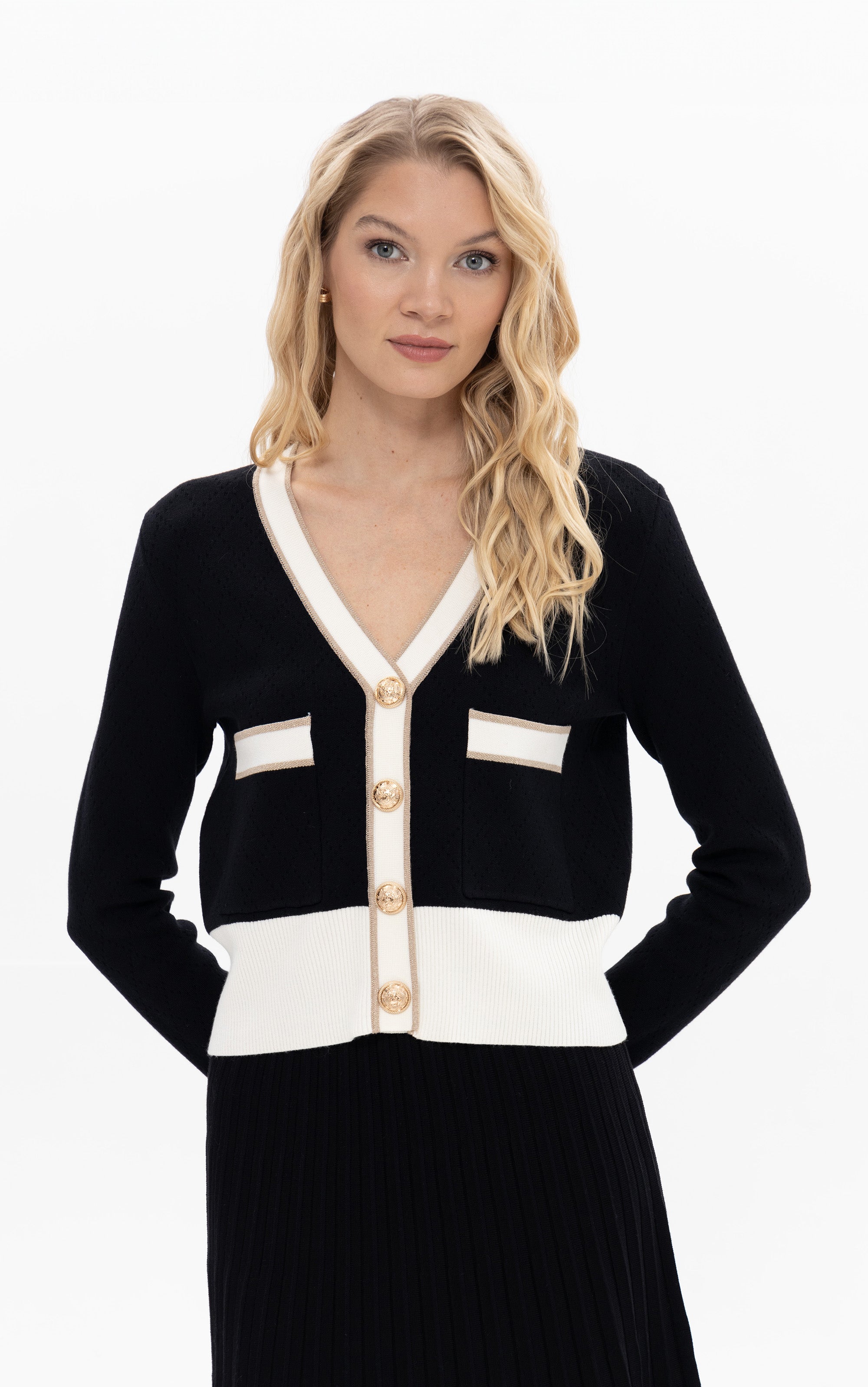 Cropped Cardigan mit Kontrast-Details