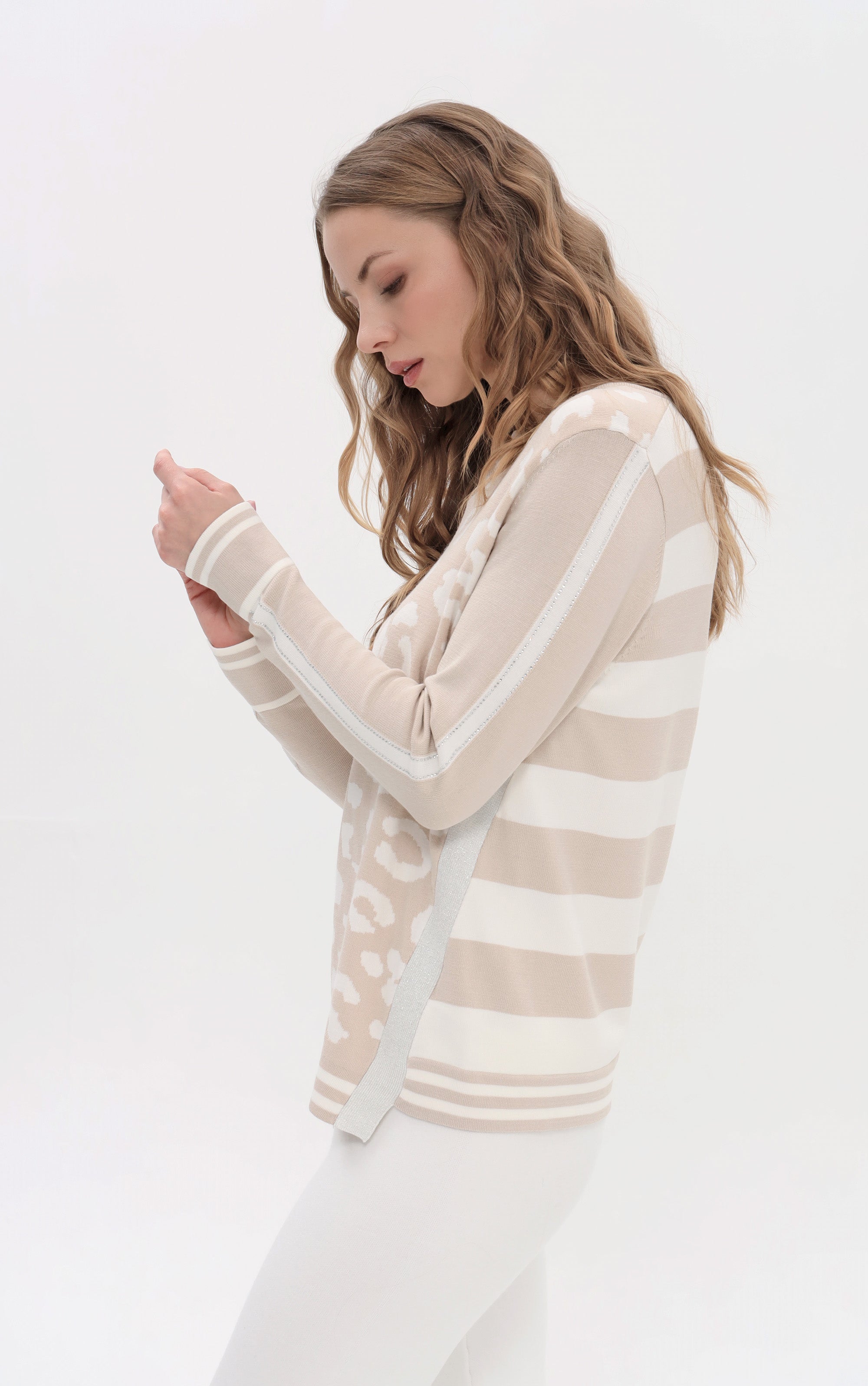 Strickpullover mit Leoprint und Streifen