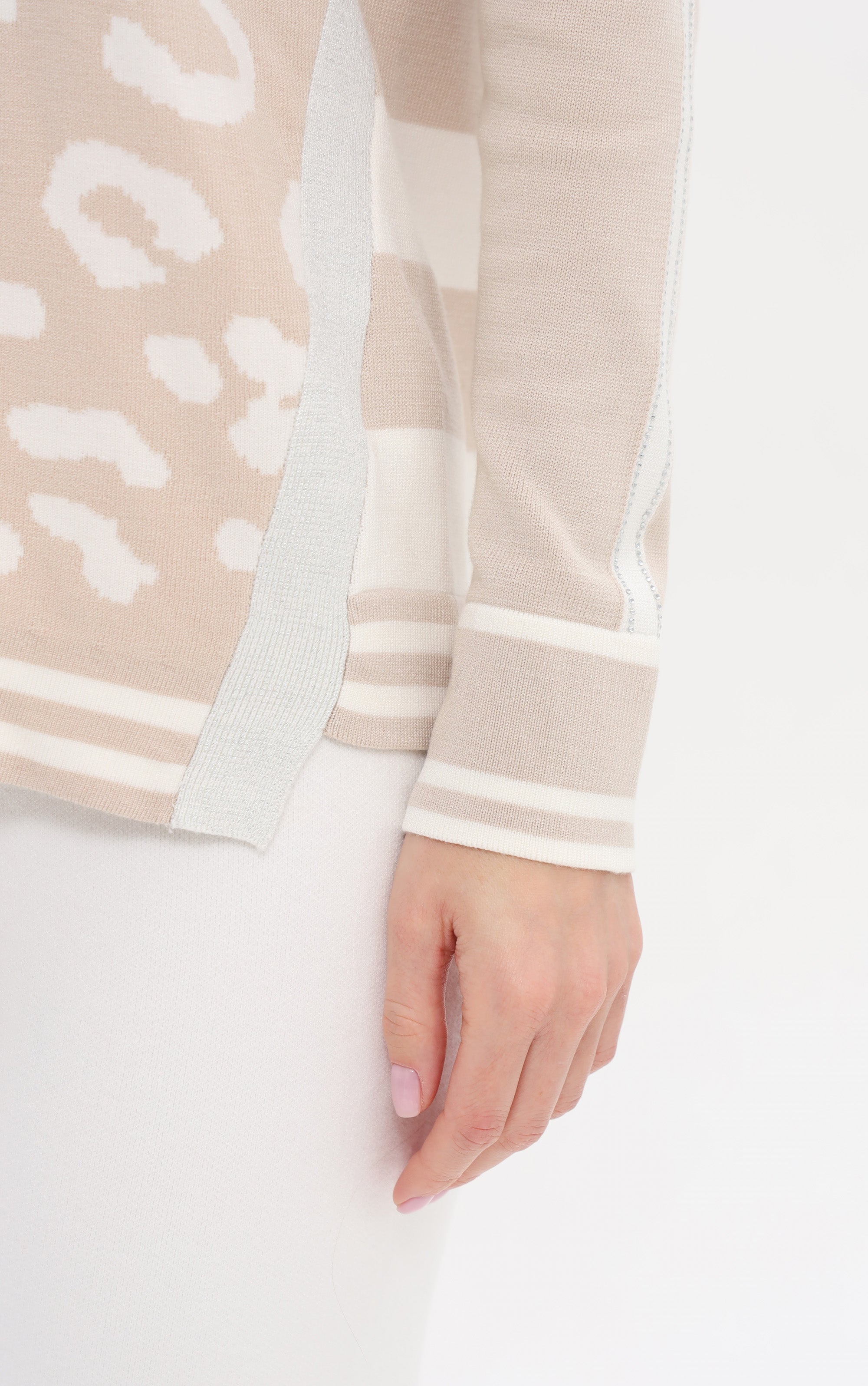 Strickpullover mit Leoprint und Streifen
