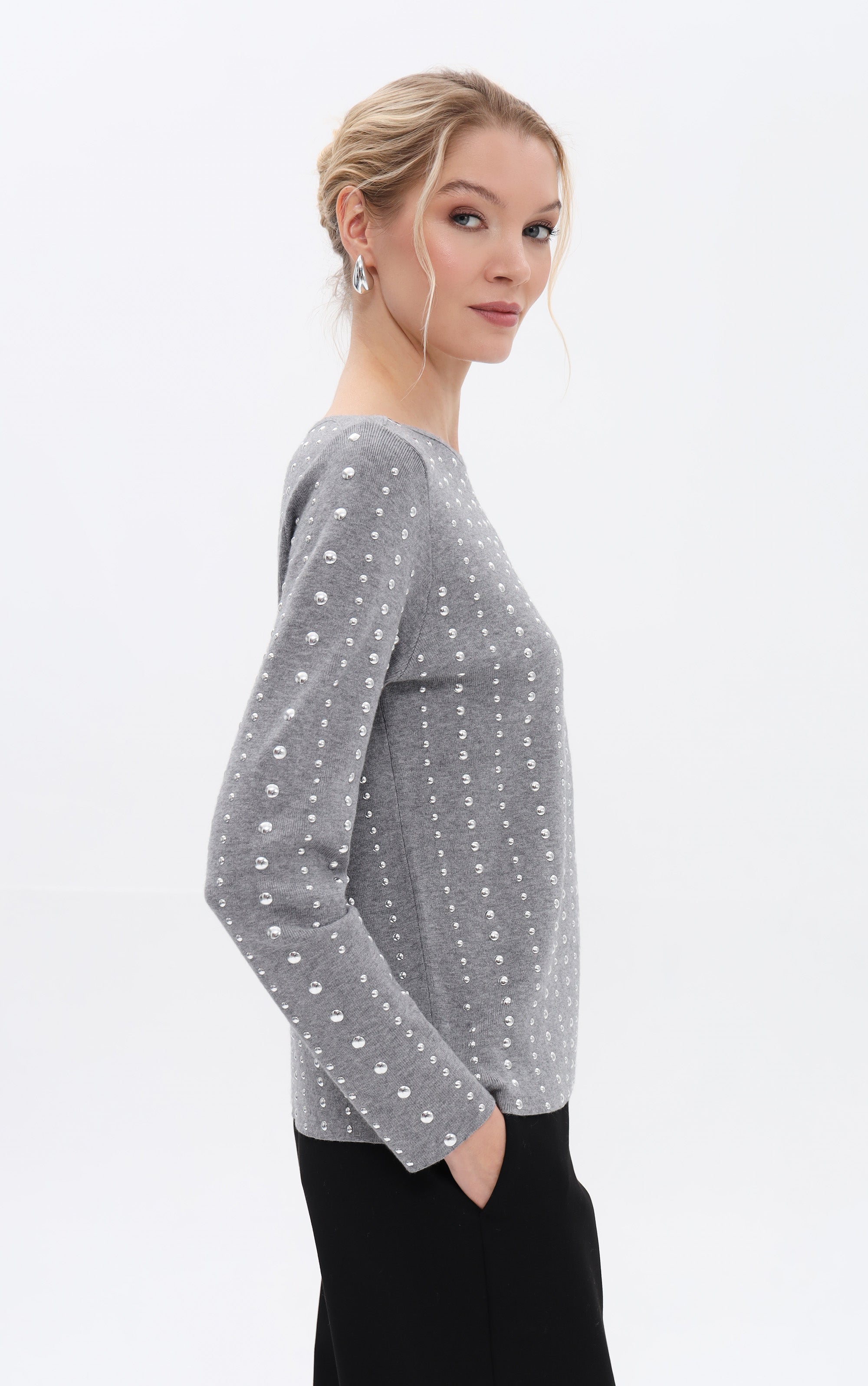 Strickpullover mit Nieten