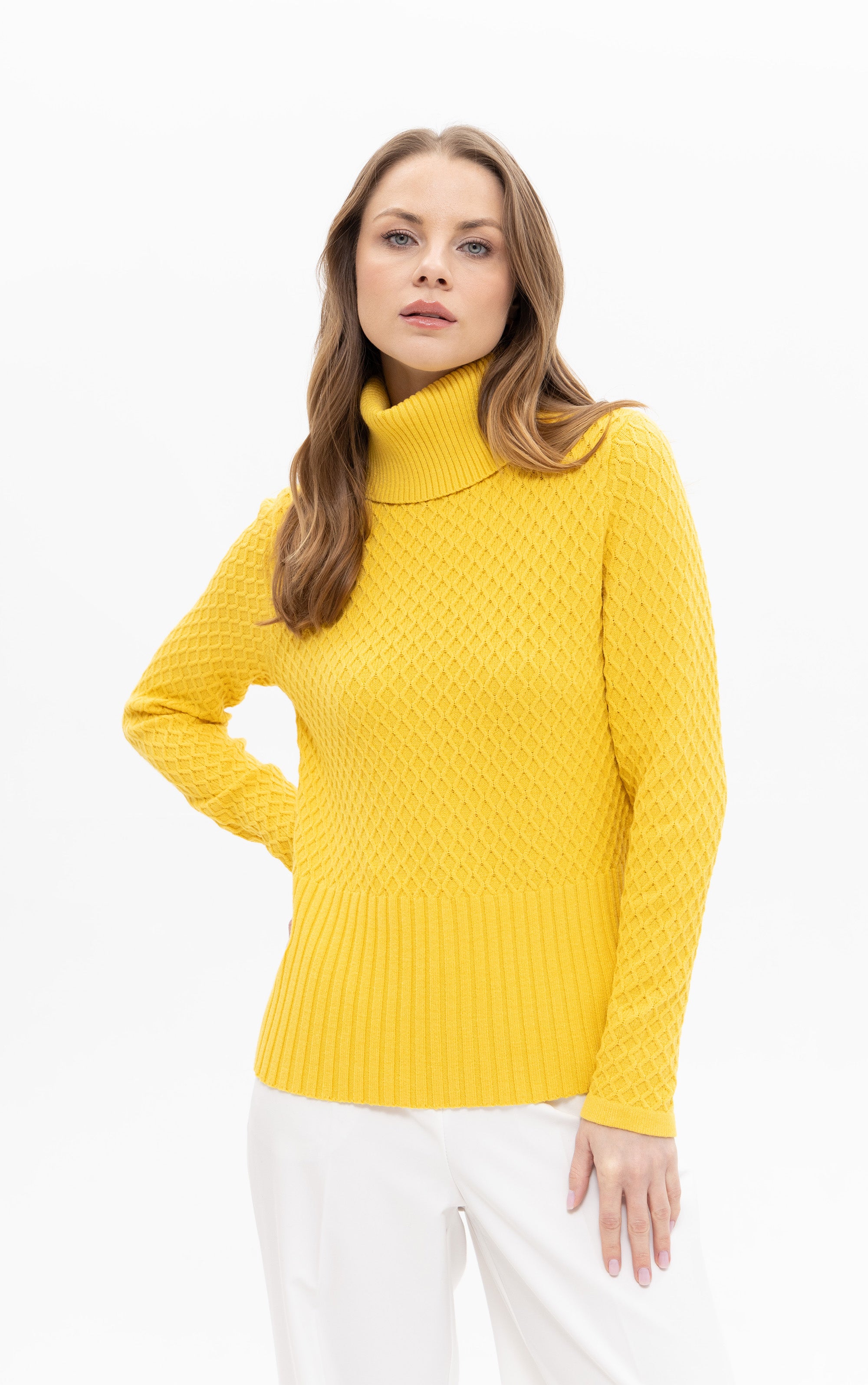 Rollkragenpullover mit Strukturmuster
