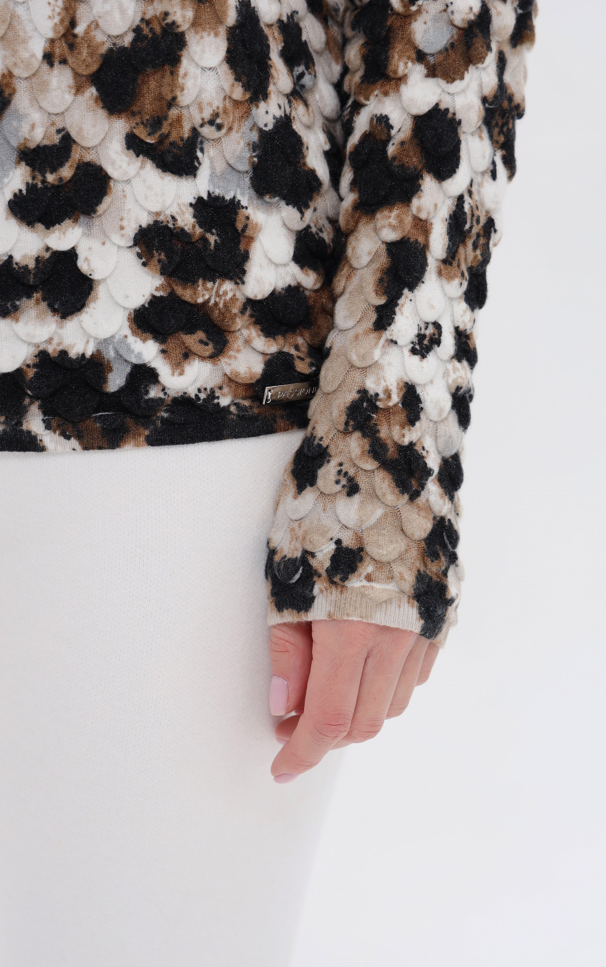 Pullover mit Leoprint aus Strukturstrick