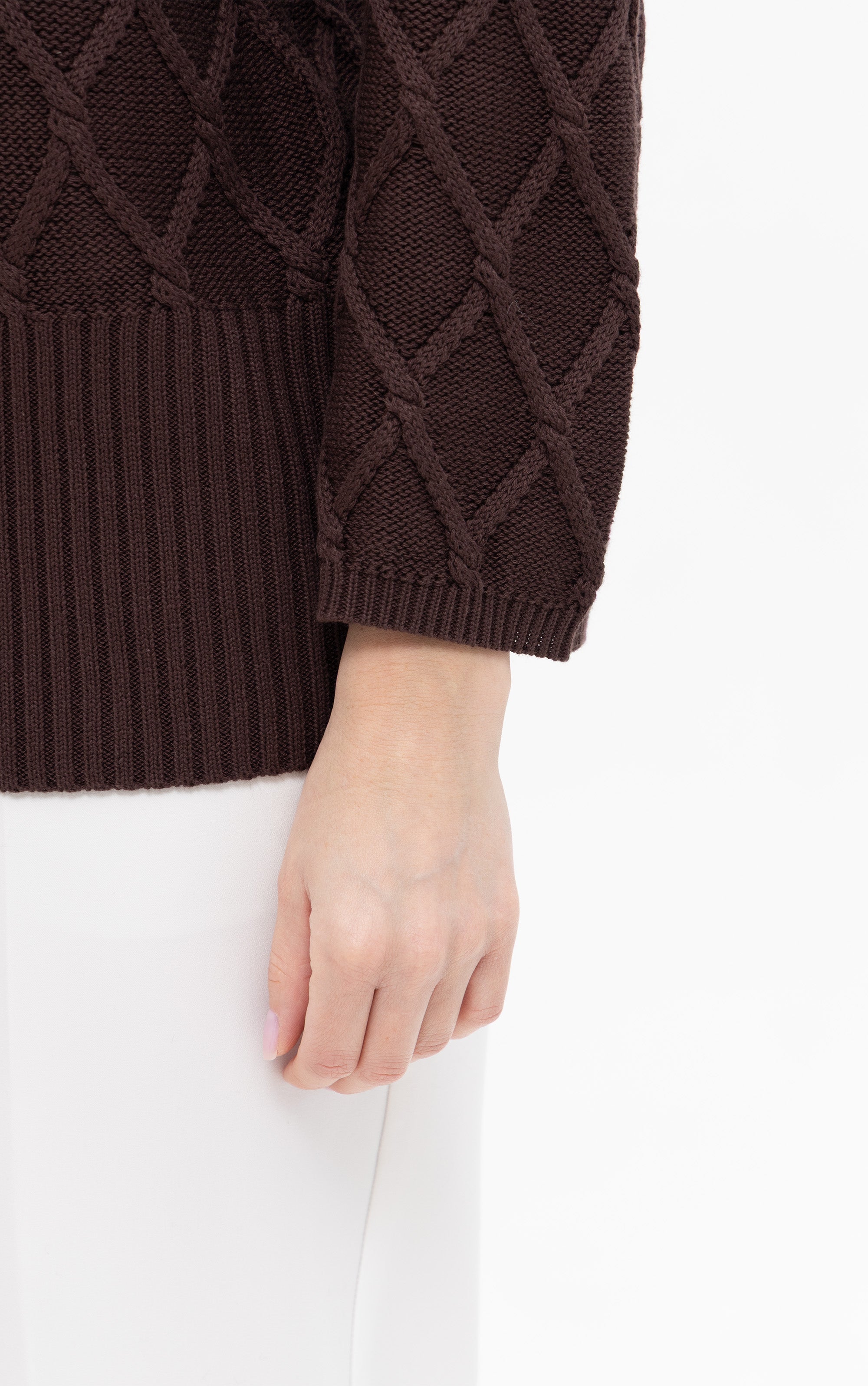 Rollkragenpullover mit Rautenstrickmuster