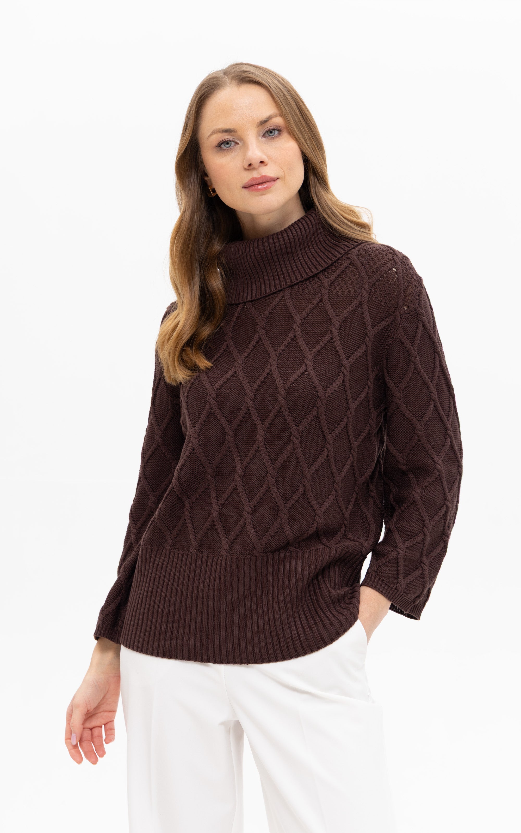Rollkragenpullover mit Rautenstrickmuster