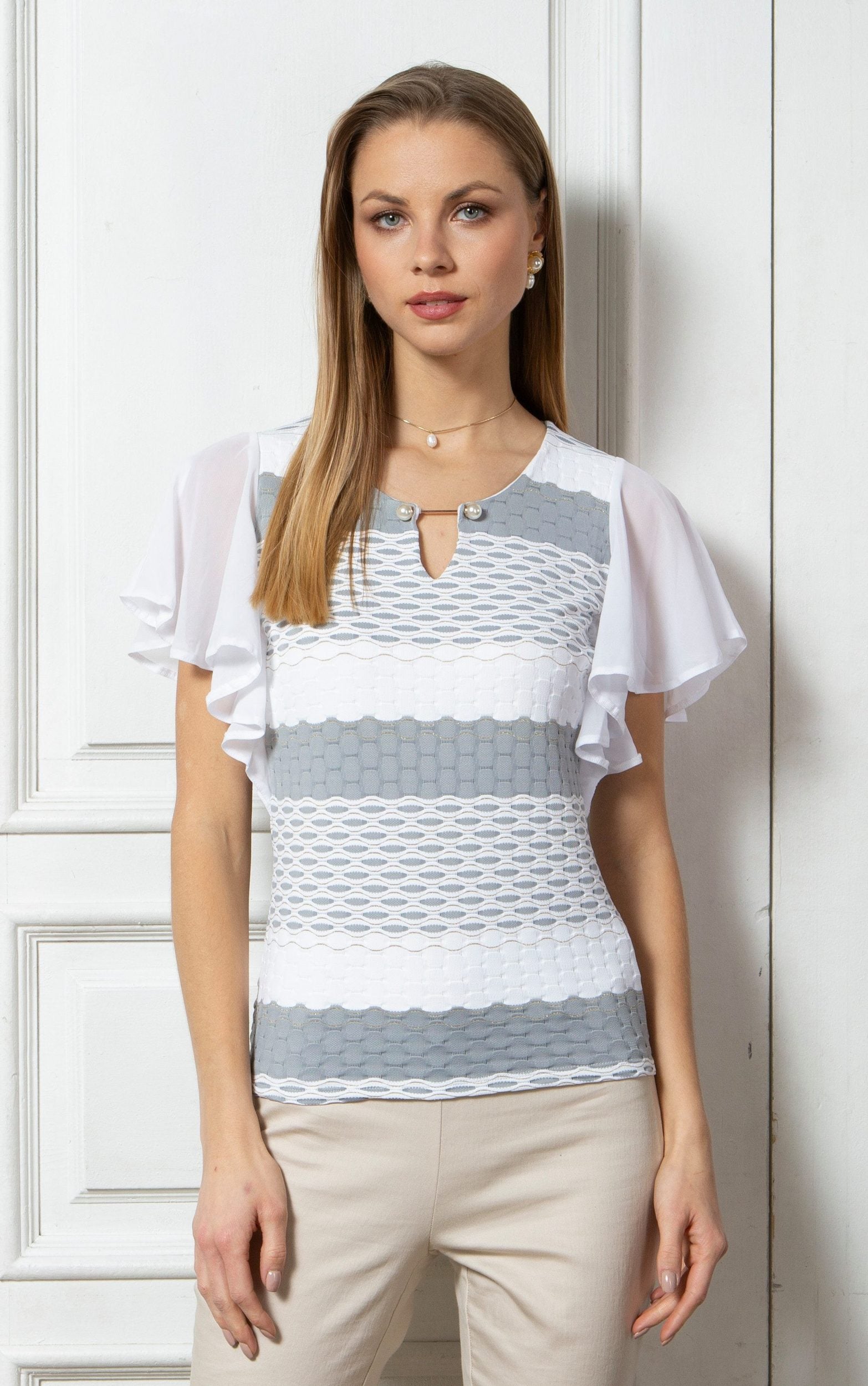 T-Shirt mit Flügelärmeln und Perlendetail