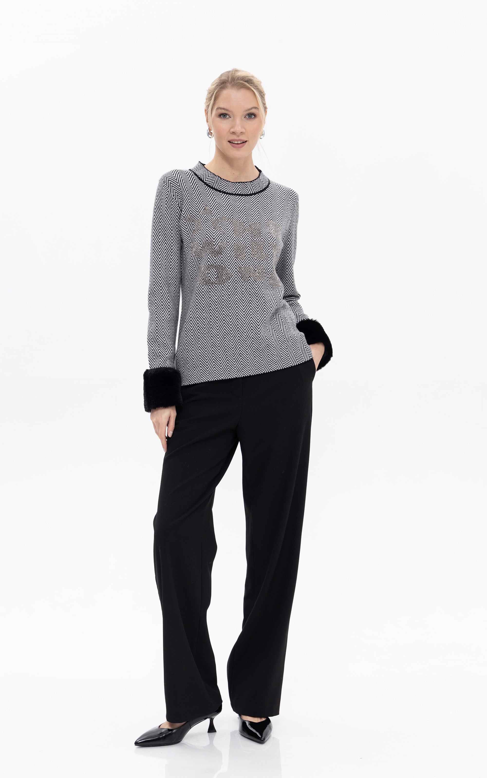 Pullover mit Pelzmanschetten und Struktur