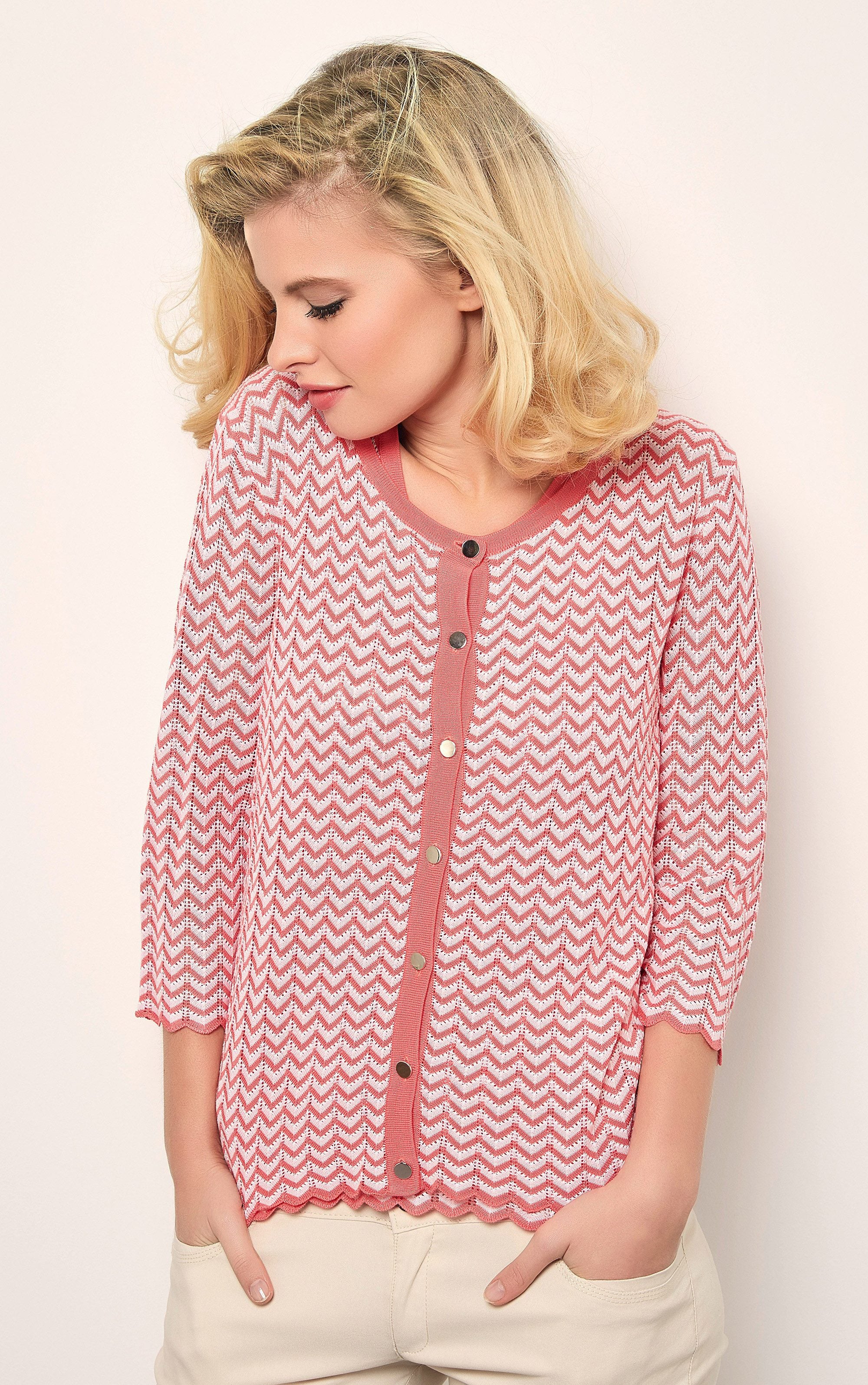 Twinset mit kleinem Zick-Zack-Muster