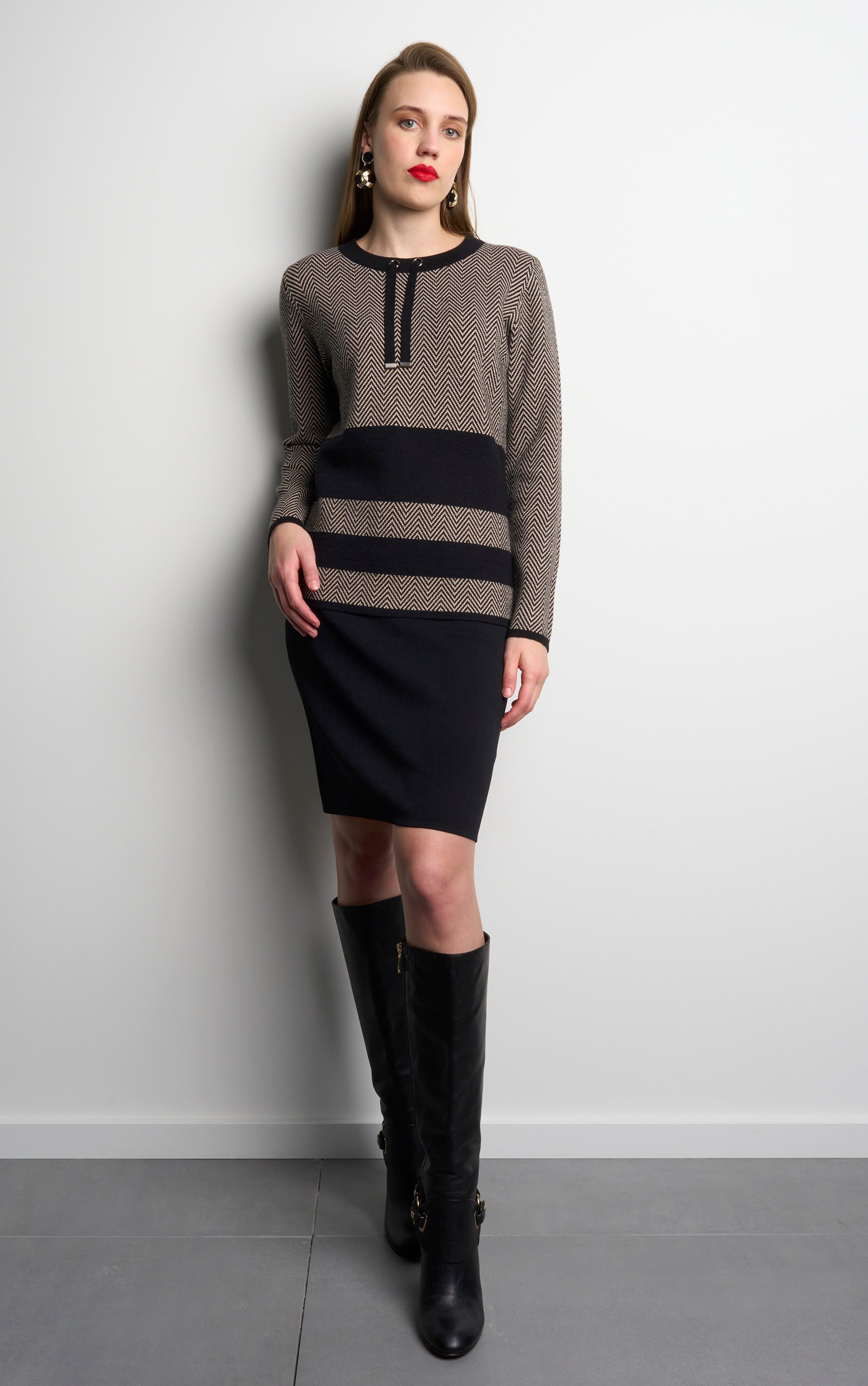Strickpullover mit Fischgrät- und Streifenmuster im sportlich-eleganten Stil