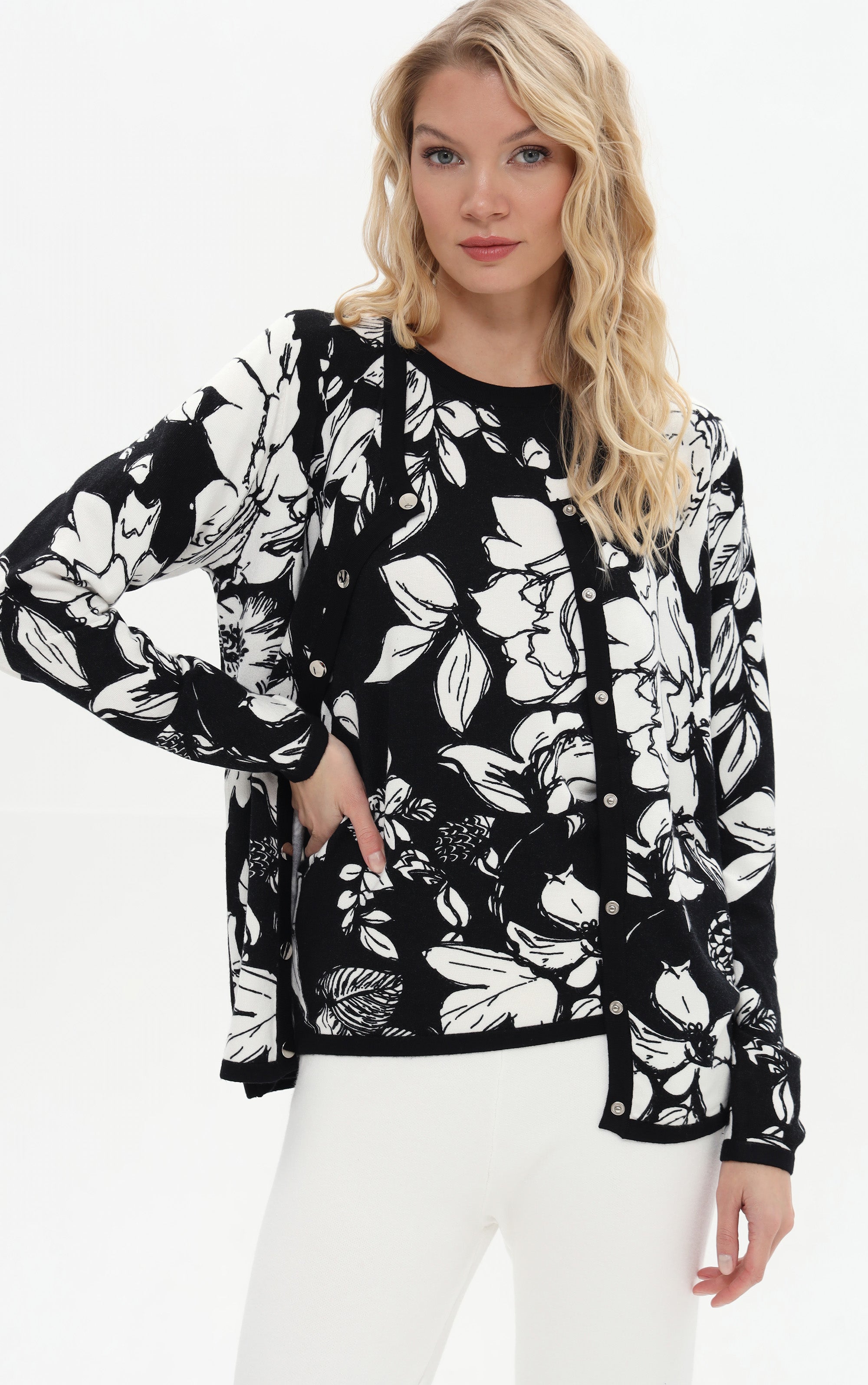 Twinset mit grafischen Blumenmuster