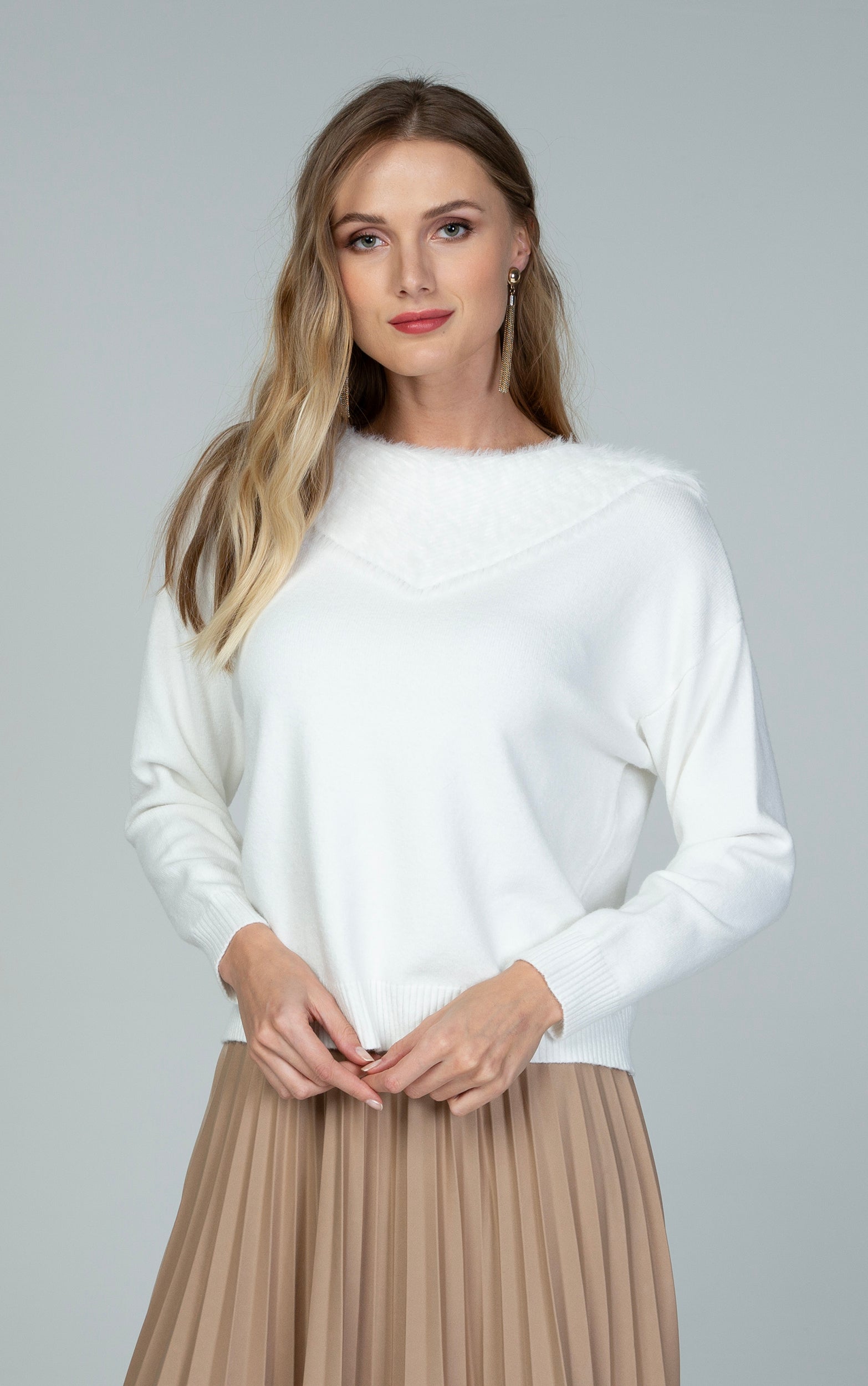Boxy Pullover mit dekorativem Kragen