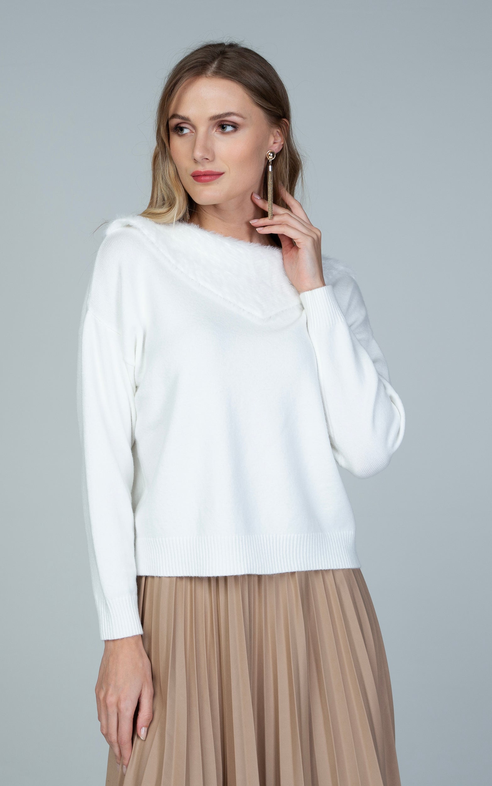 Boxy Pullover mit dekorativem Kragen