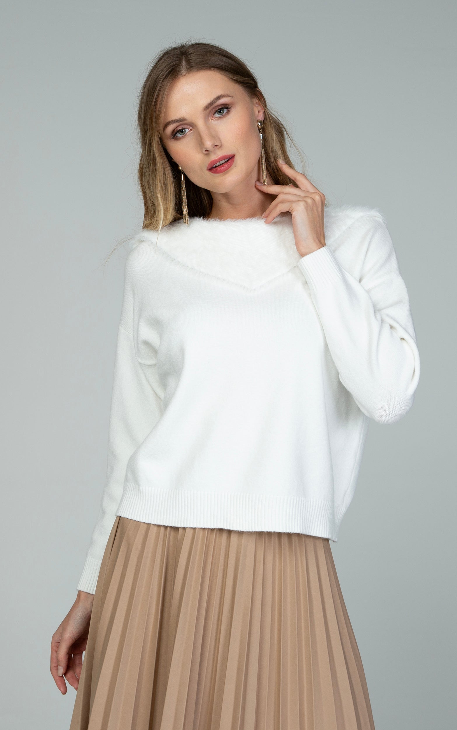Boxy Pullover mit dekorativem Kragen