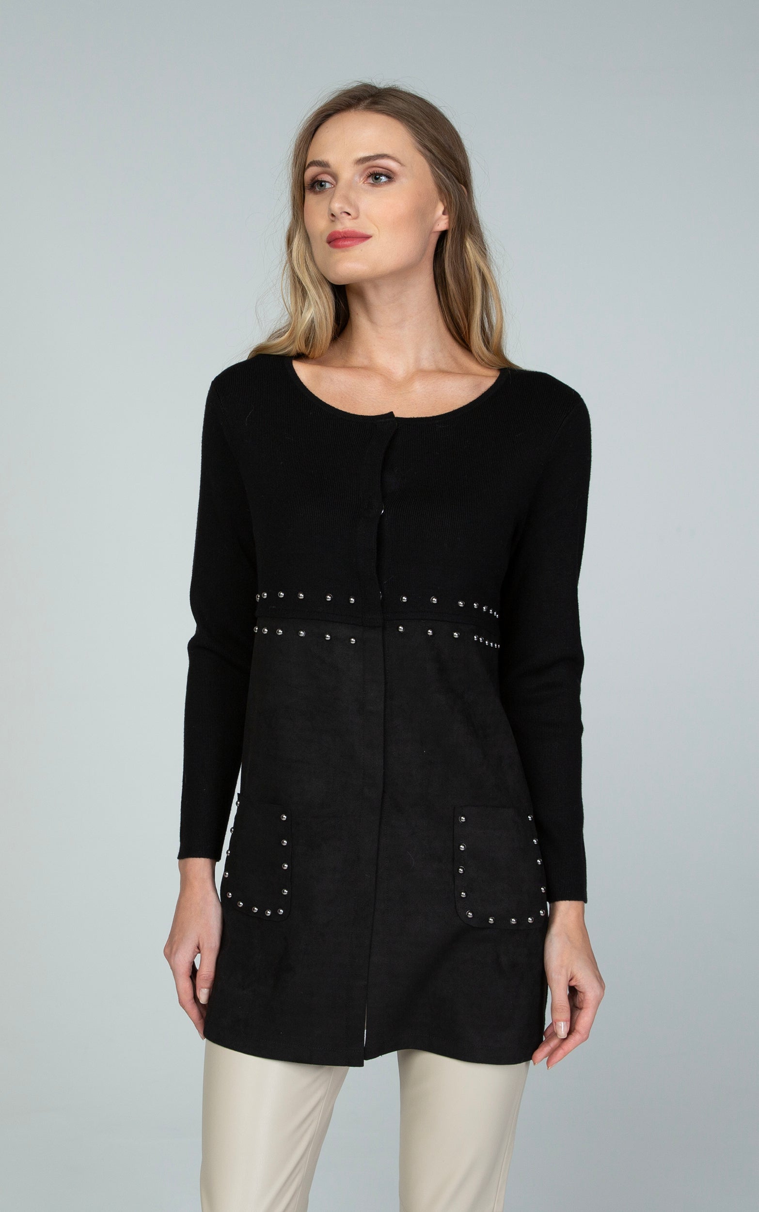 Feminine Jacke im Materialmix mit Nietendetails