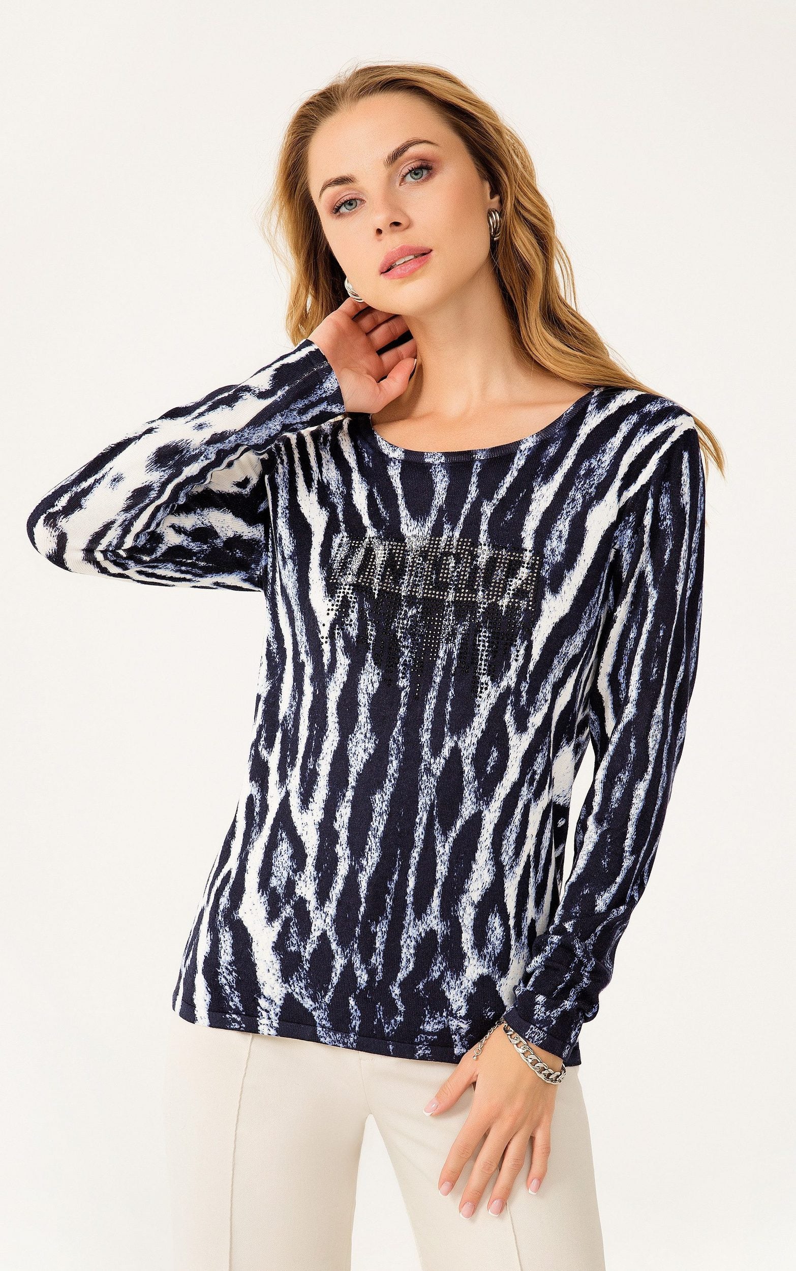 Strickpullover mit Animal-Print und „Unique“-Strasstext