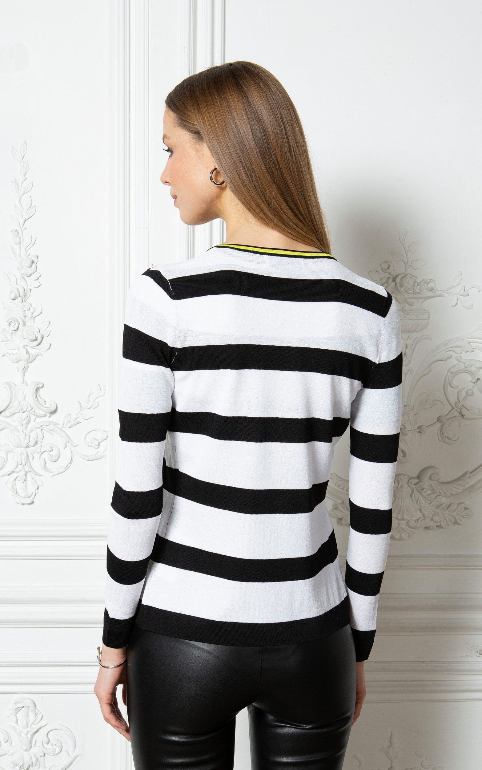 Twinset mit Kontrastdetails