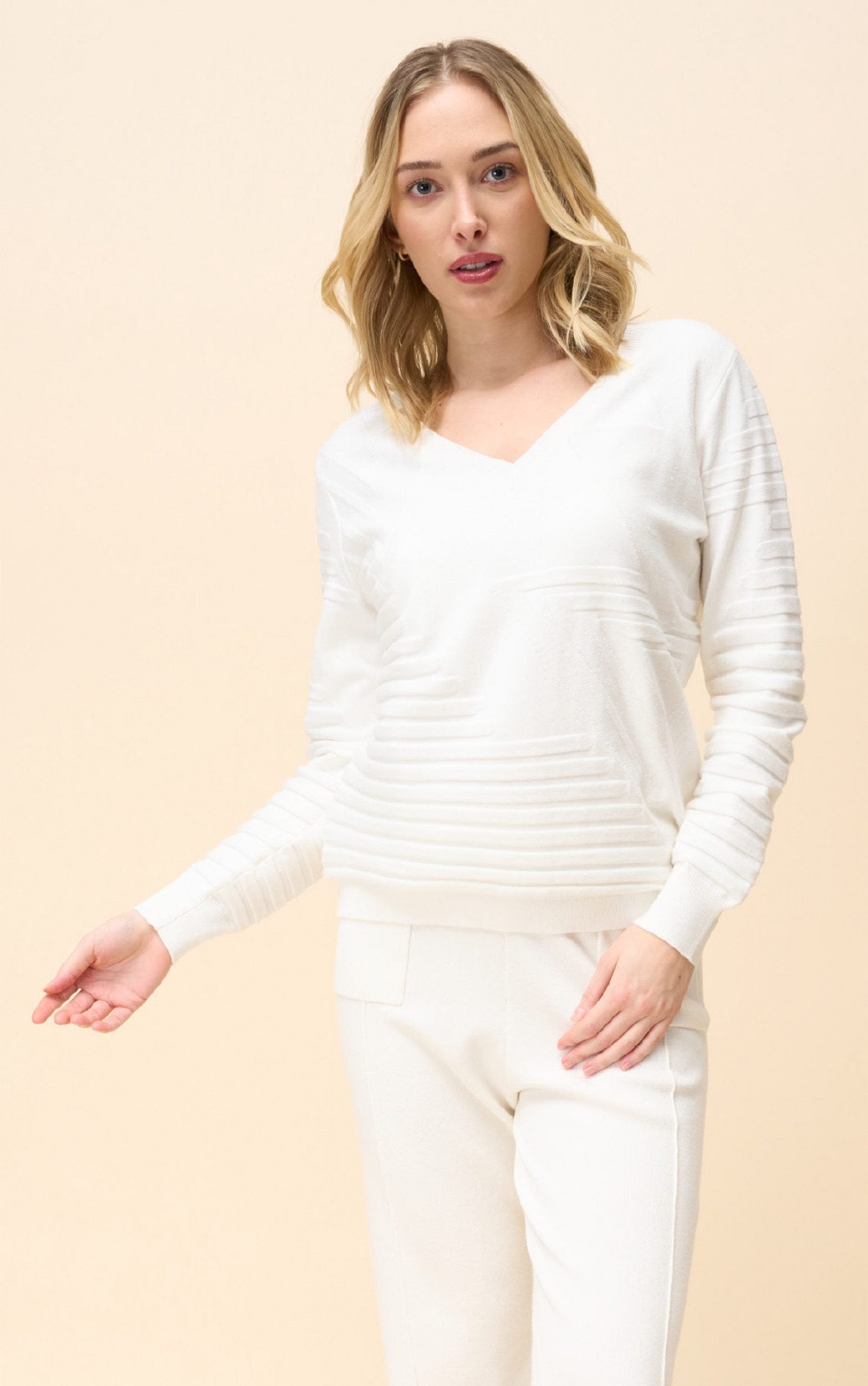 Strickpullover mit Streifenstruktur