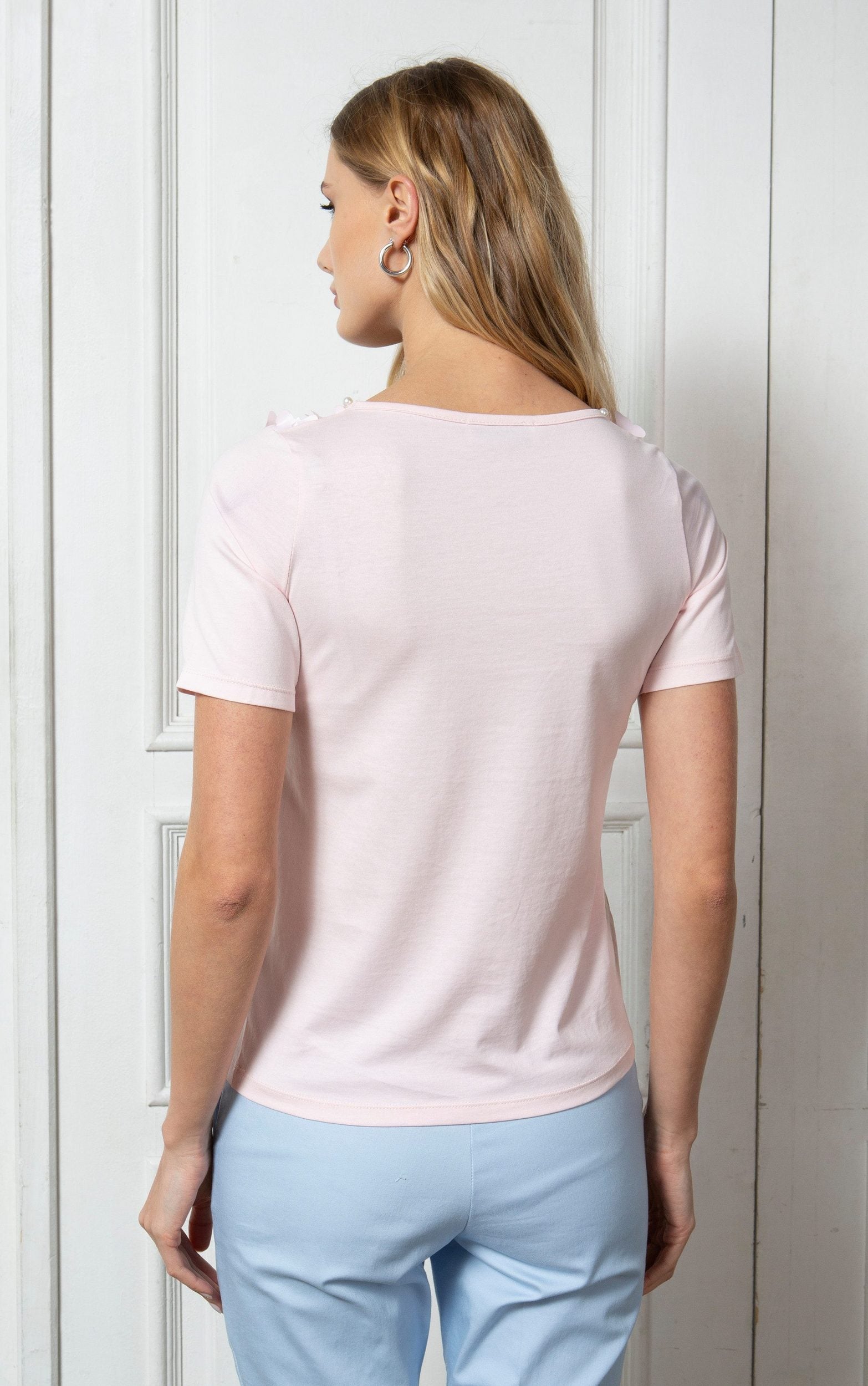 T-Shirt mit Netz- und Schmetterlingsdetails