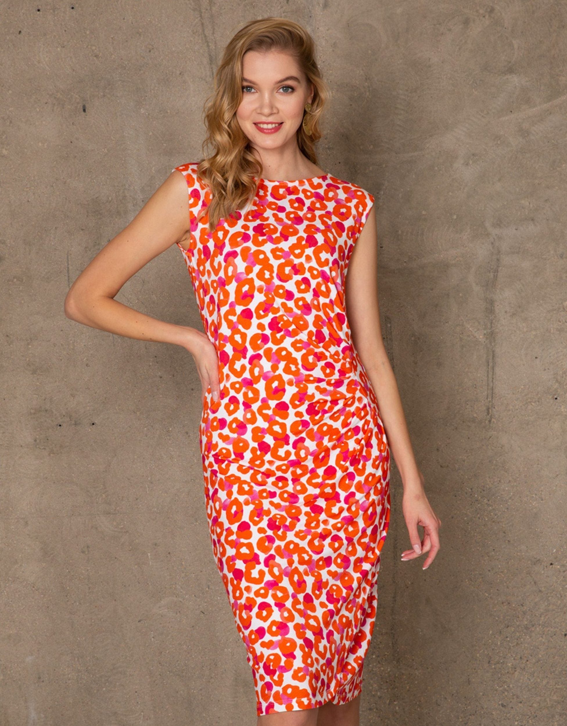Midikleid mit buntem Leoprint