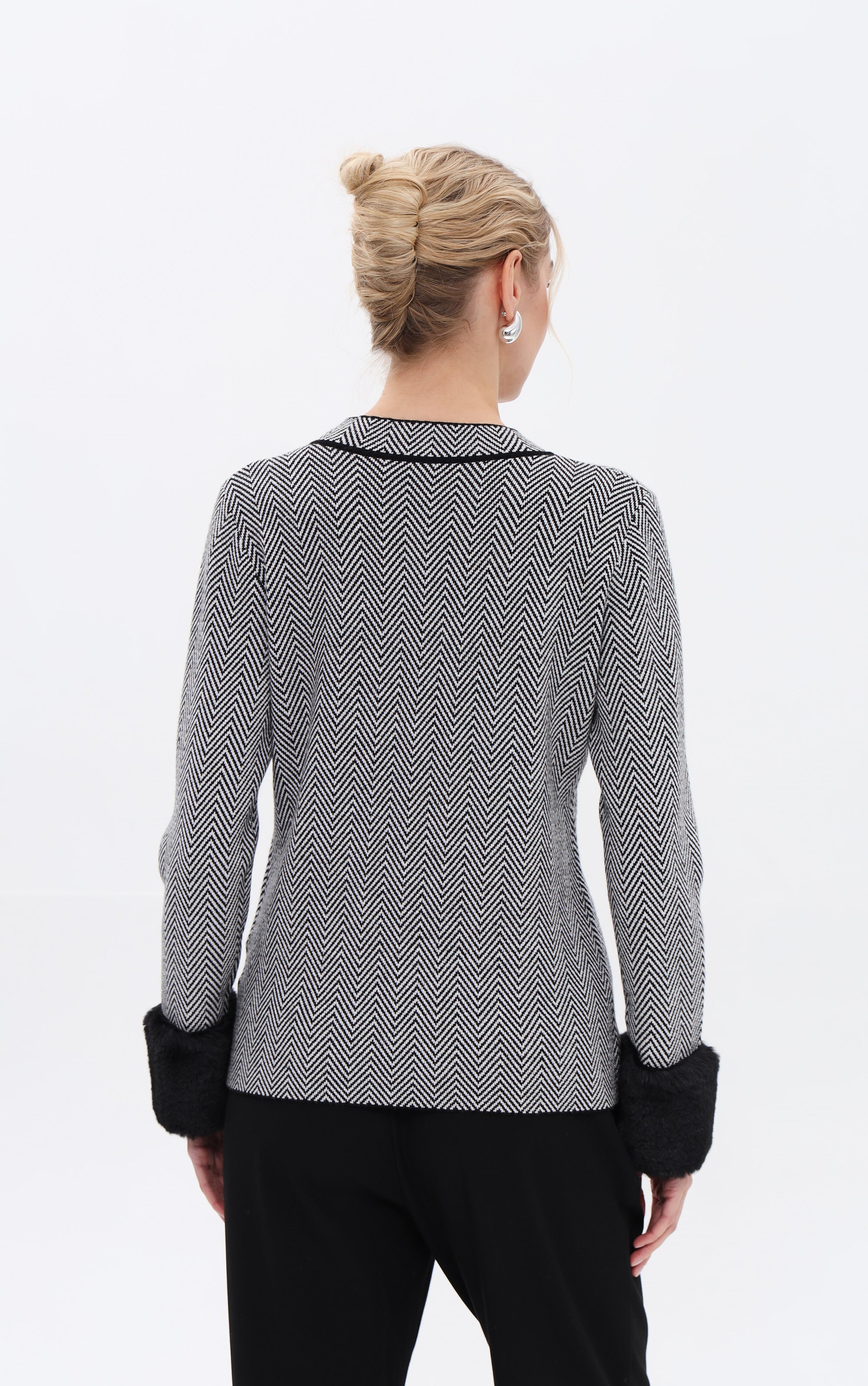Pullover mit Pelzmanschetten und Struktur