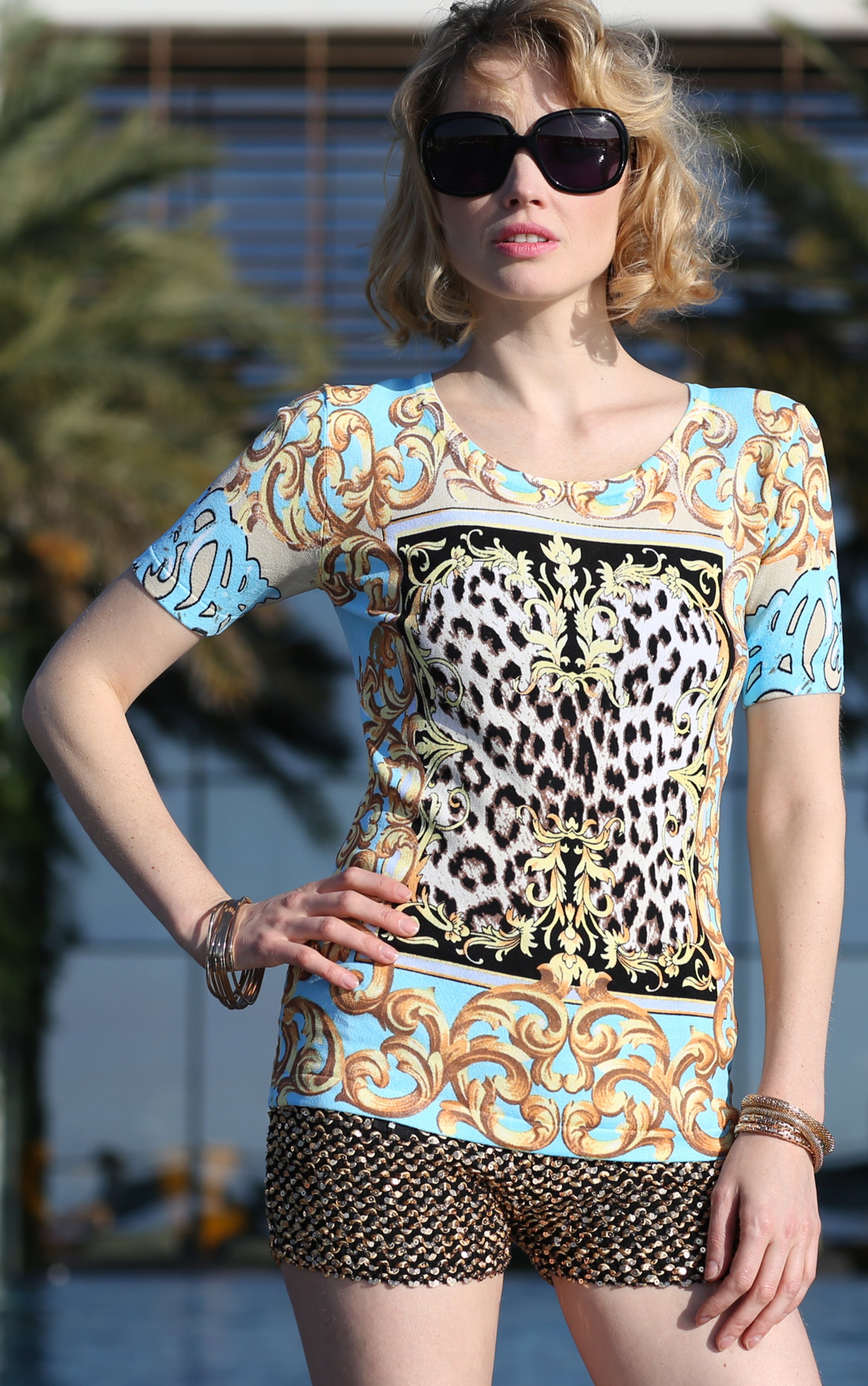 T-Shirt mit Leoparden- und Ziermuster